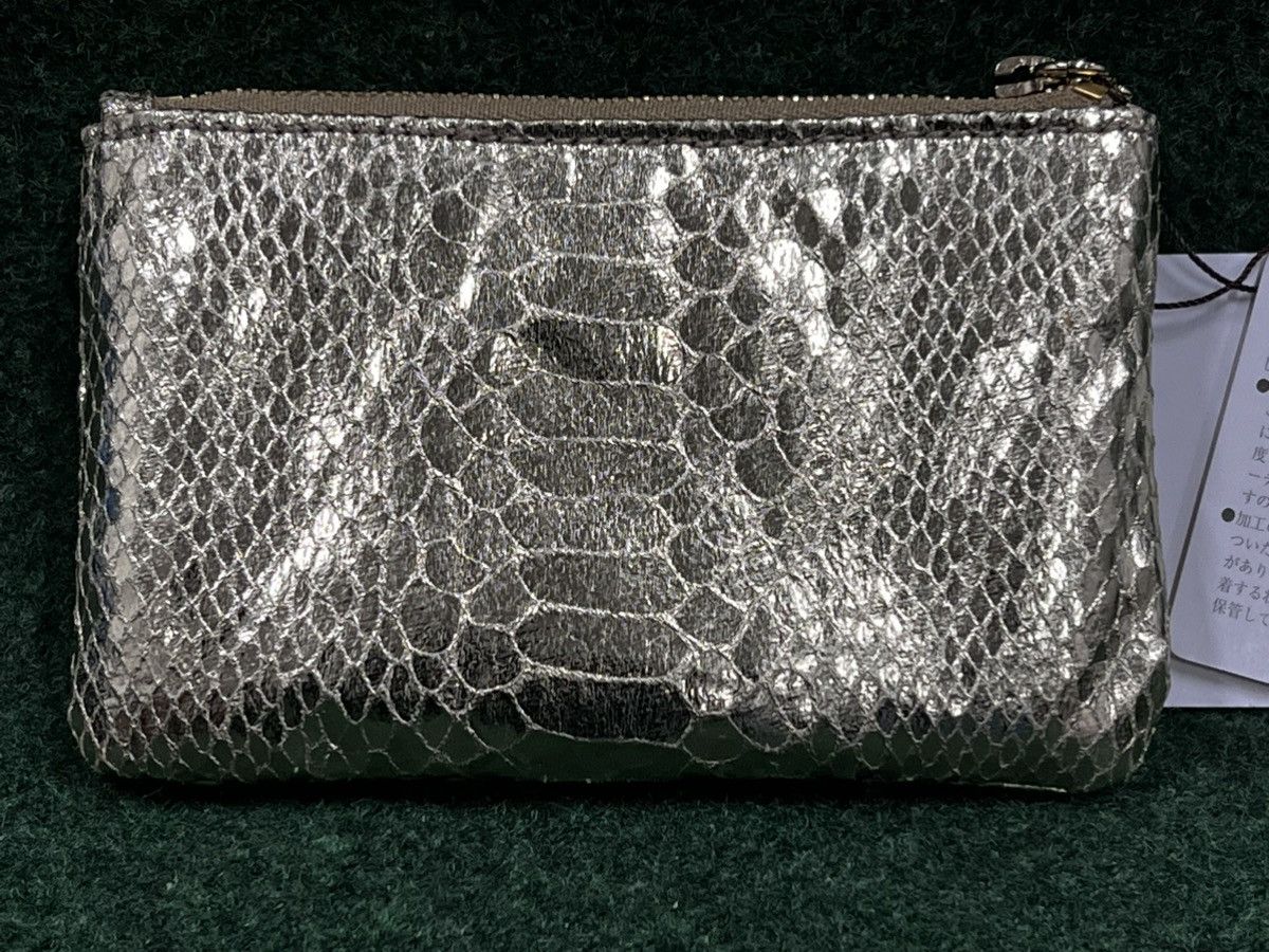 Japanese Brand Kate Spade Embossed Mini Pouch Size ONE SIZE - 4 Thumbnail
