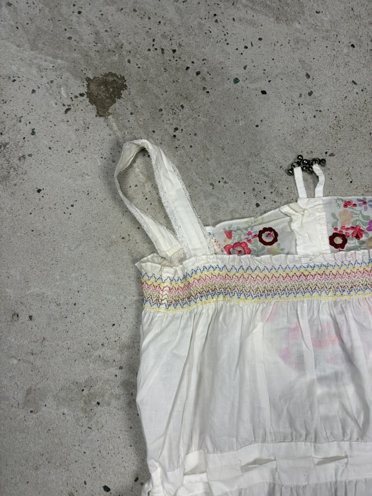 Dolce & Gabbana Vintage 2000s Dolce & Gabbana White Floral Embroidered Top Size M / US 6-8 / IT 42-44 - 12 Thumbnail