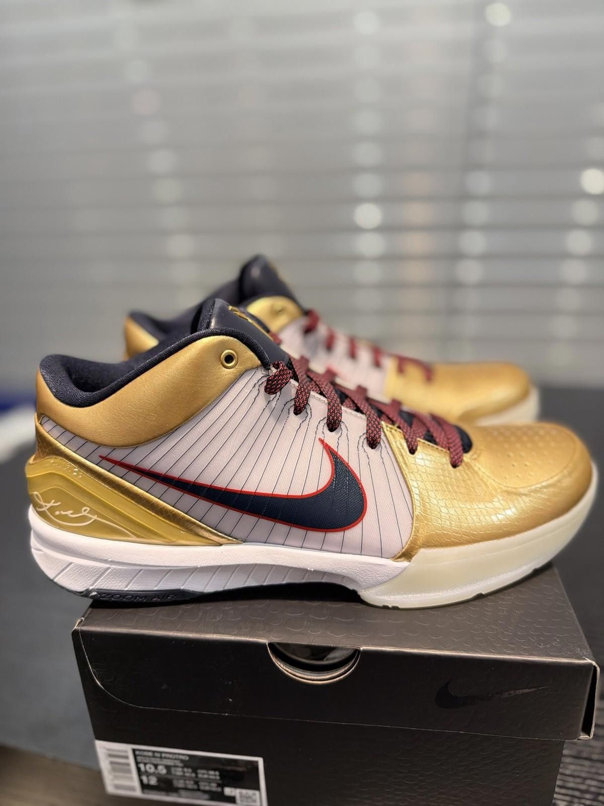 Nike Nike Kobe IV Protro Gold Medal 10.5 Kobe Zoom 4 Gold Medal Size US 10.5 / EU 43-44 - 5 Thumbnail