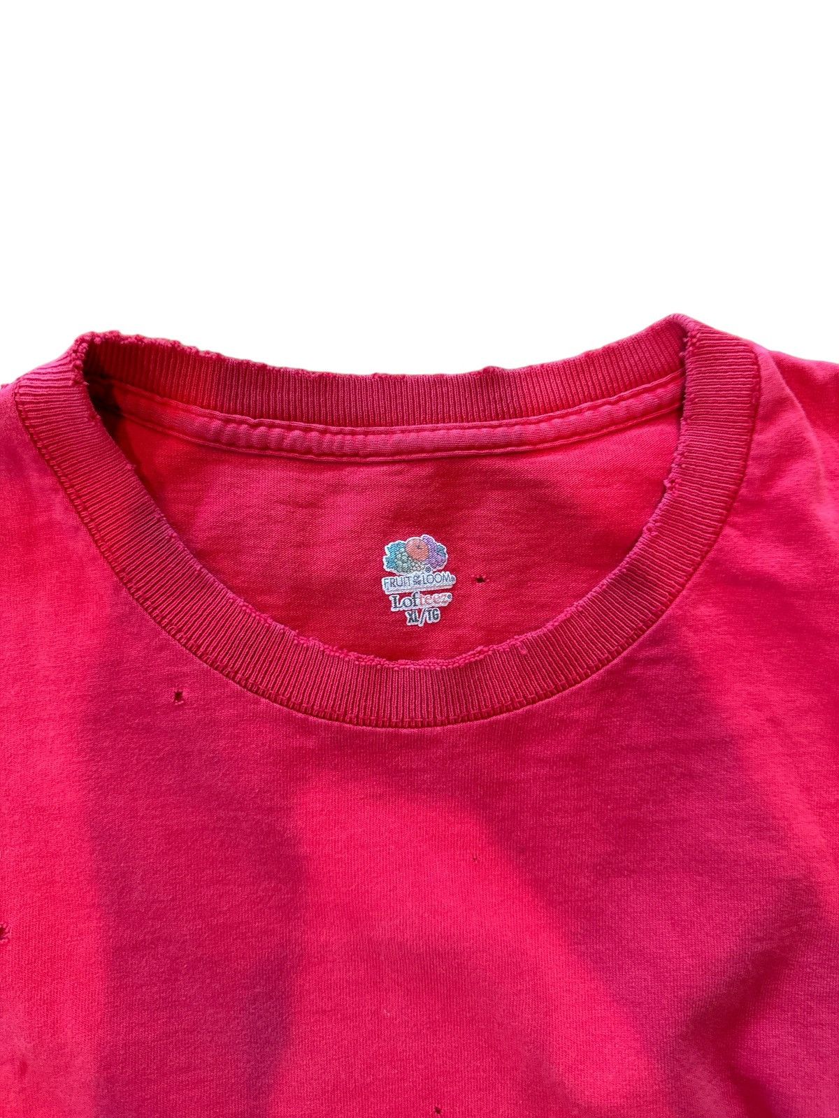 Fruit Of The Loom Insanely distressed Fruit of the Loom tee Size US XL / EU 56 / 4 - 2 Thumbnail