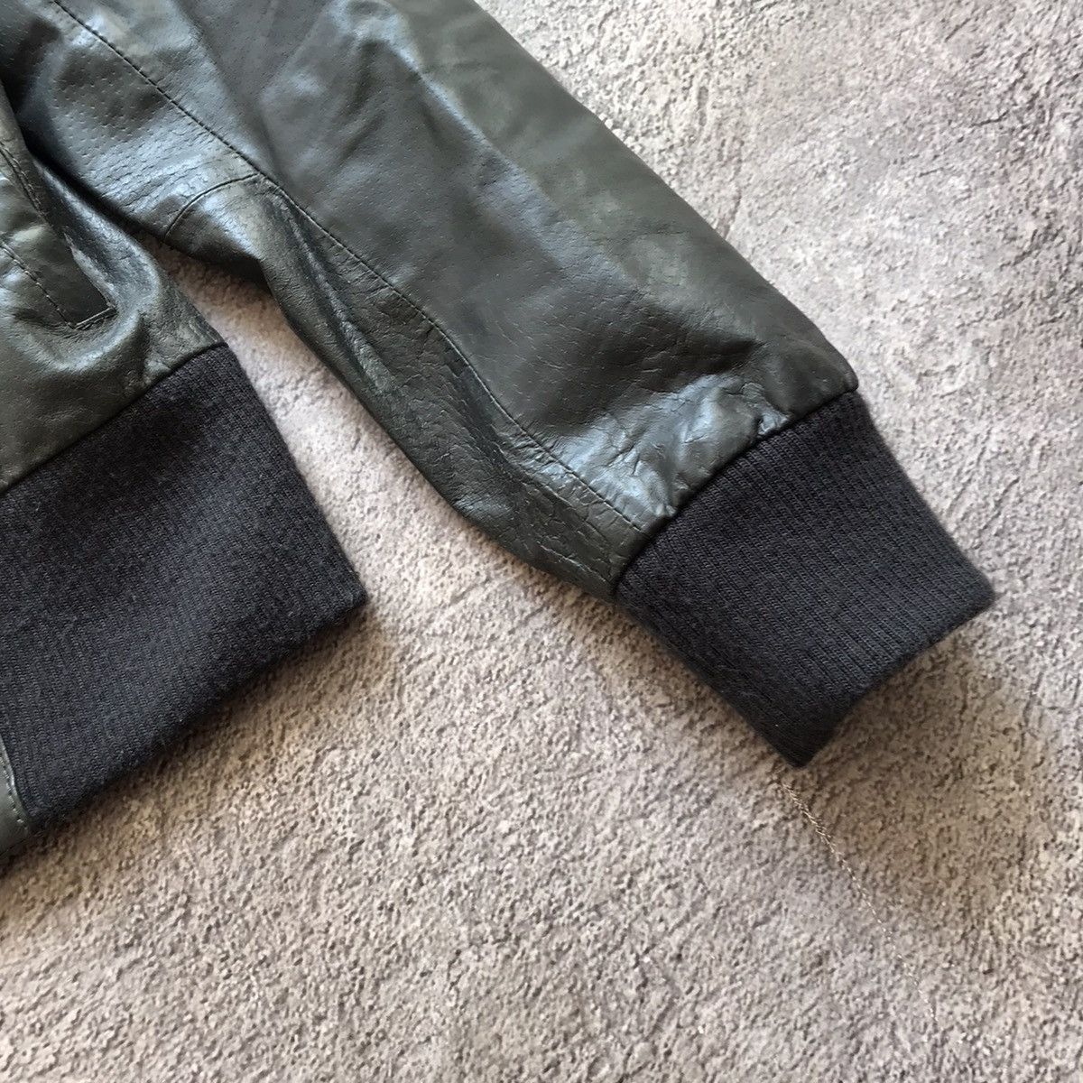 Vintage Vintage 90s Faded Leather Bomber Jacket Streetwear Slim L Size L / US 10 / IT 46 - 5 Thumbnail