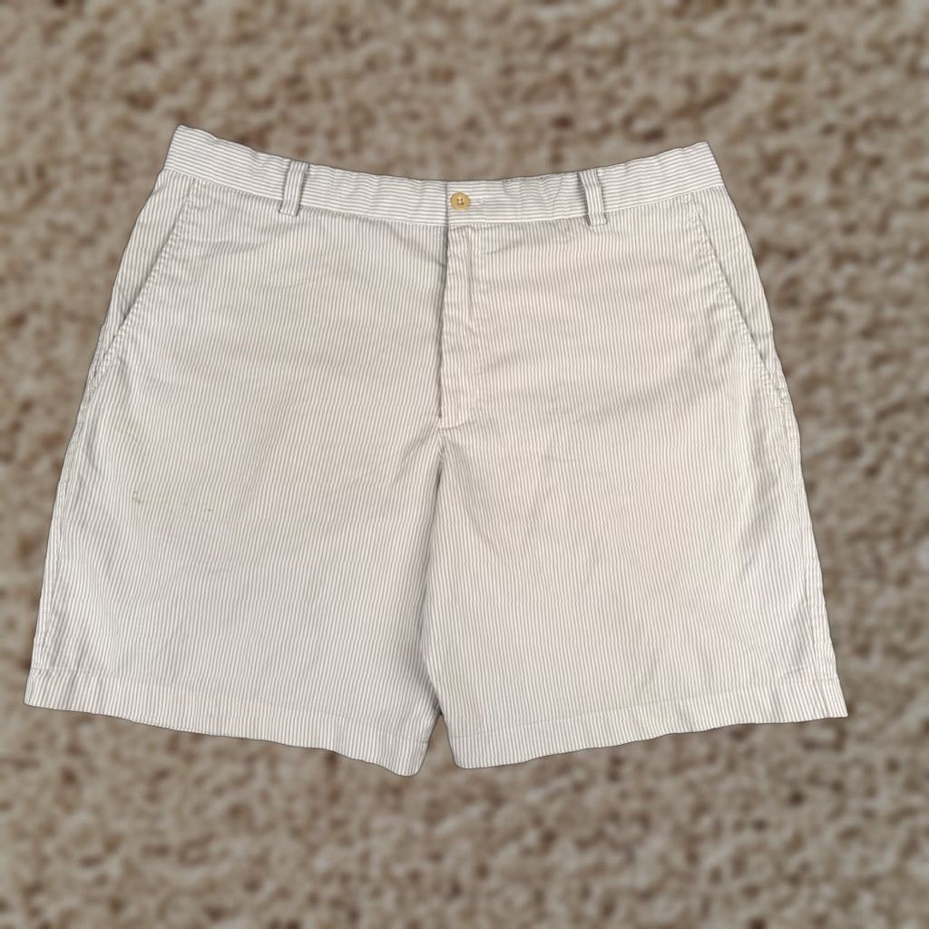 Nike Nike Mens Shorts 36 White Gray Stripe Polyester Golf 36x9 Middl? Size US 36 / EU 52 - 1 Thumbnail