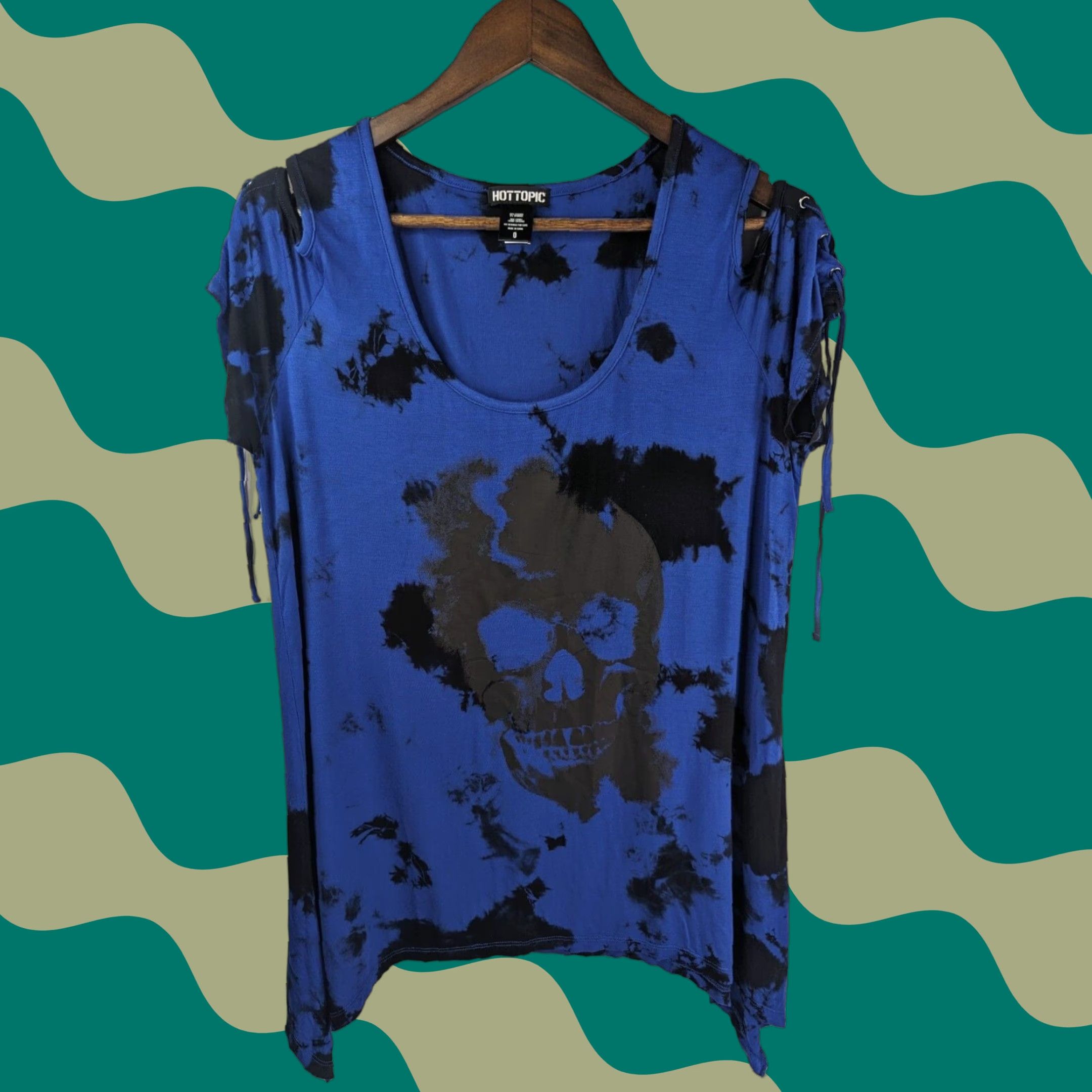 Hot Topic VINTAGE Hot Topic Tank Shirt Women Plus Size 0 Blue Skull Tie-Dye Cold Shoulder Lace-Up Top Mens Womens Girls Size XS / US 0-2 / IT 36-38 - 1 Thumbnail