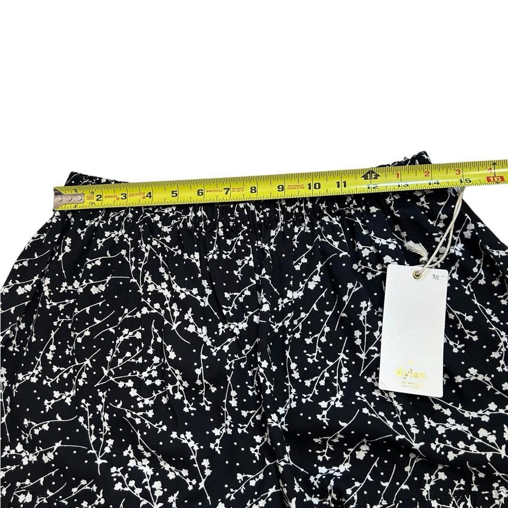 dylan dylan l NWT Black White Floral Pull On Shorts Small Size 28" / US 6 / IT 42 - 4 Thumbnail