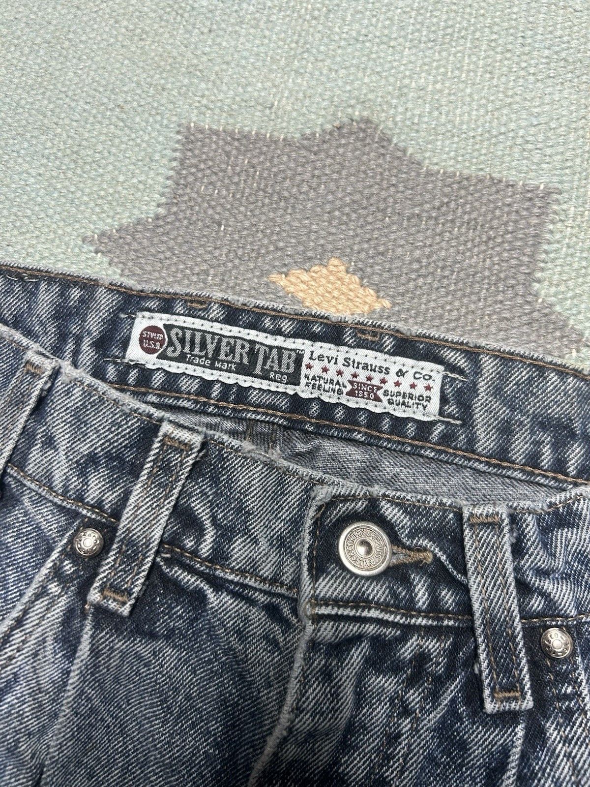 Vintage 90s Levi’s silvertab jeans dark tapered distressed USA 27x33 Size 27" / US 4 / IT 40 - 4 Thumbnail