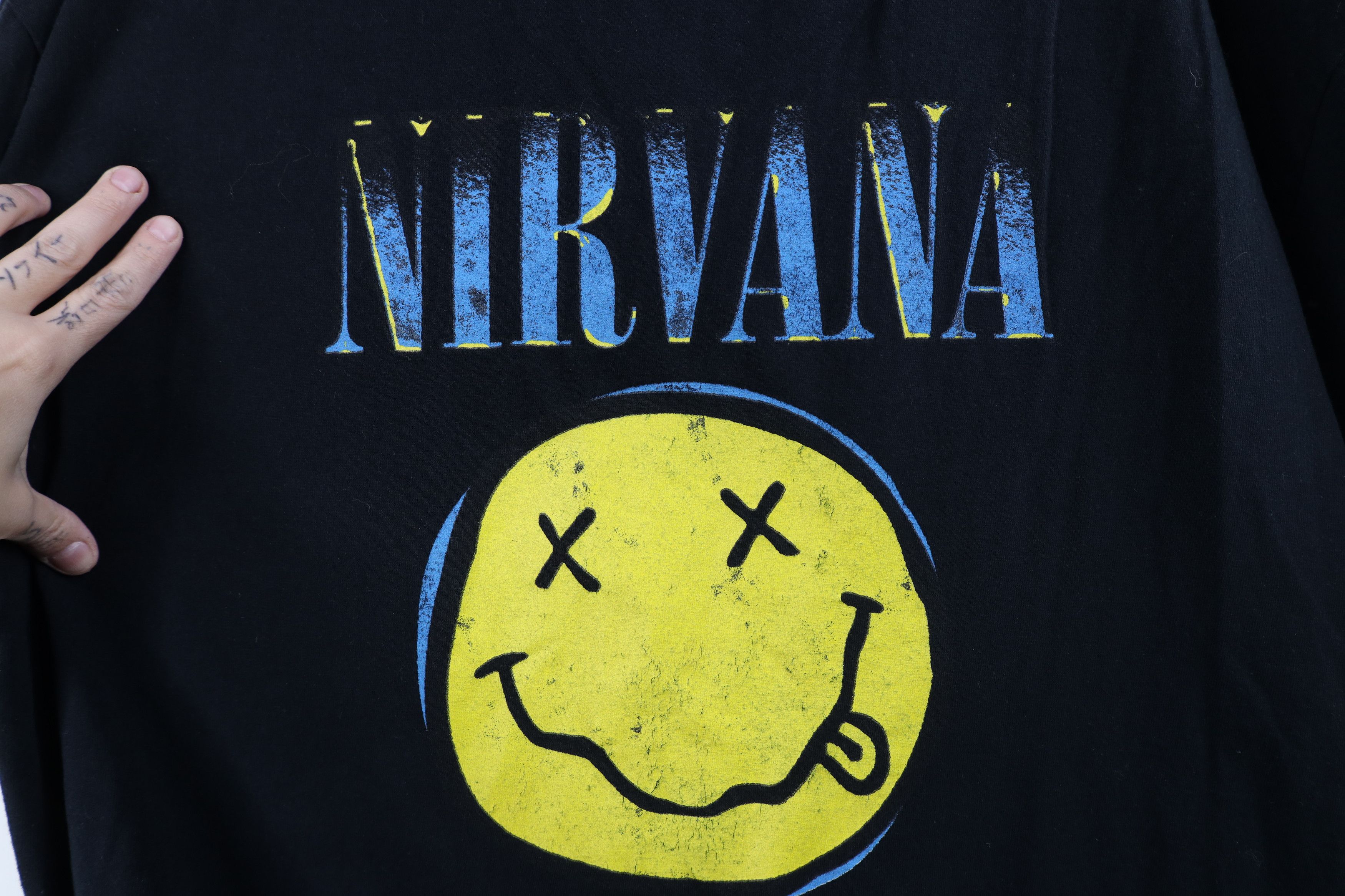 Vintage Vintage Y2K Retro Smiley Face Nirvana Band T-Shirt Black Size US XXL / EU 58 / 5 - 4 Thumbnail