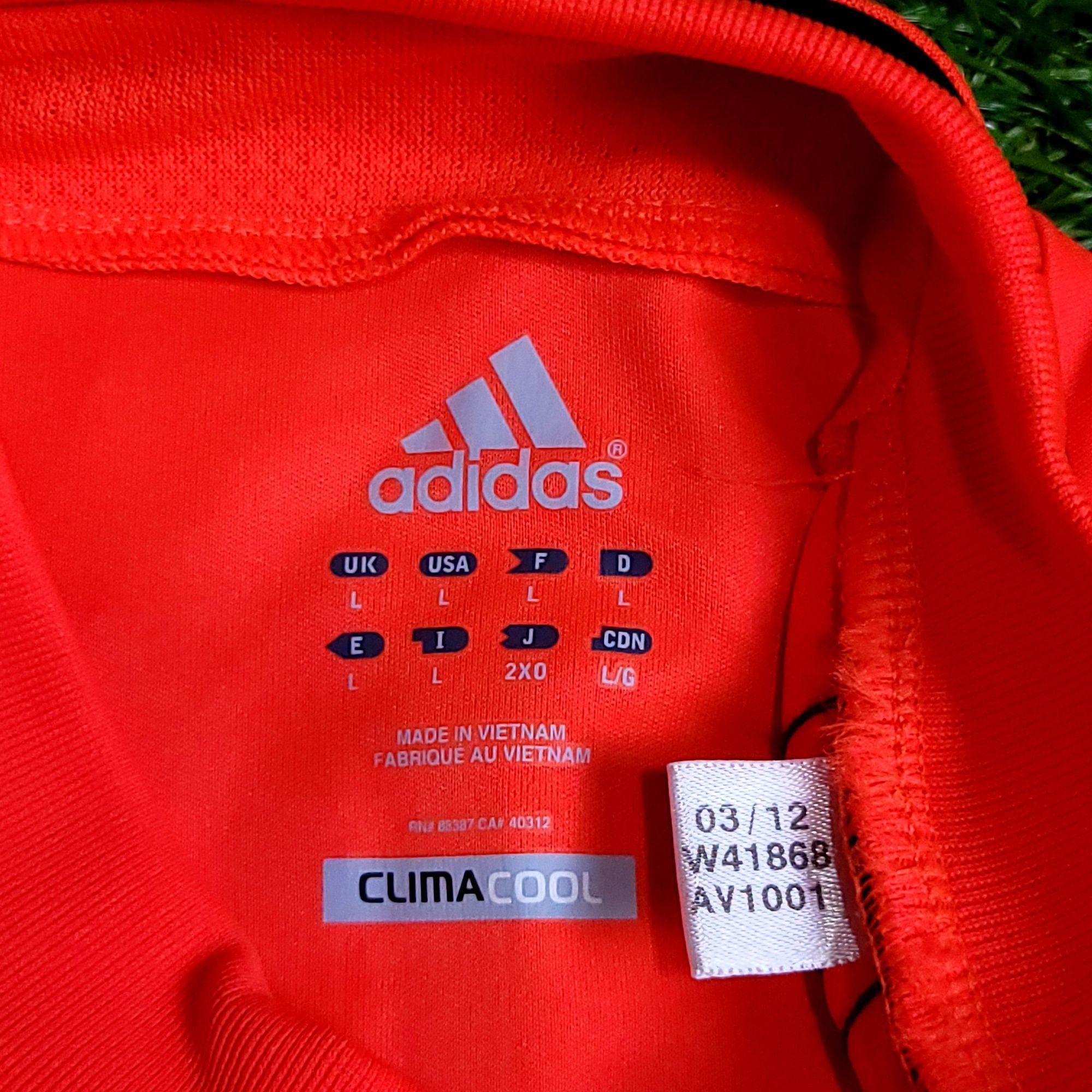 Adidas Casillas Real Madrid 2012 2013 Anniversary Soccer Jersey L Size US L / EU 52-54 / 3 - 6 Thumbnail