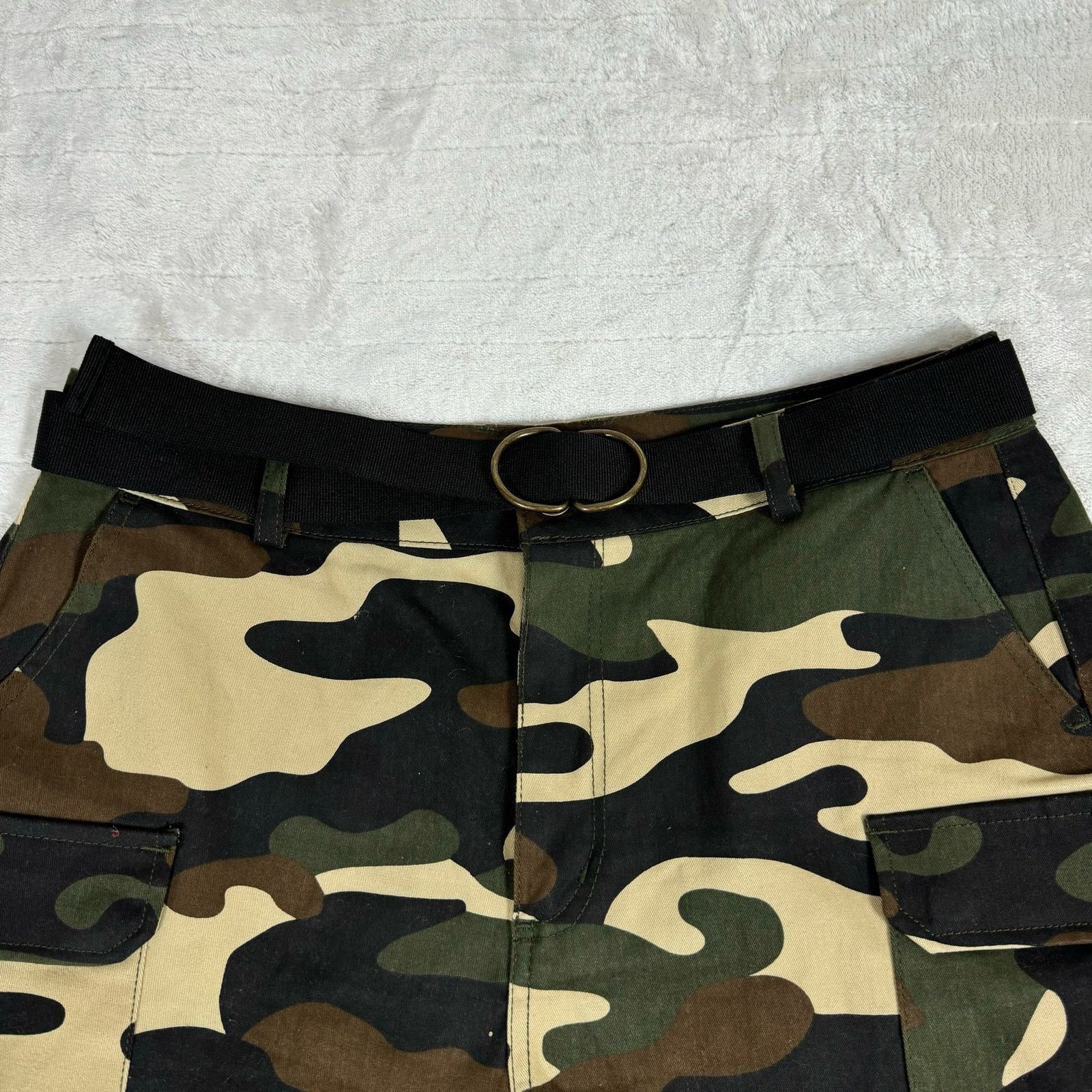 Unknown London Love Tree Camo Cargo High Waist Shorts Women’s Size Large L Size 32" / US 10 / IT 46 - 3 Thumbnail