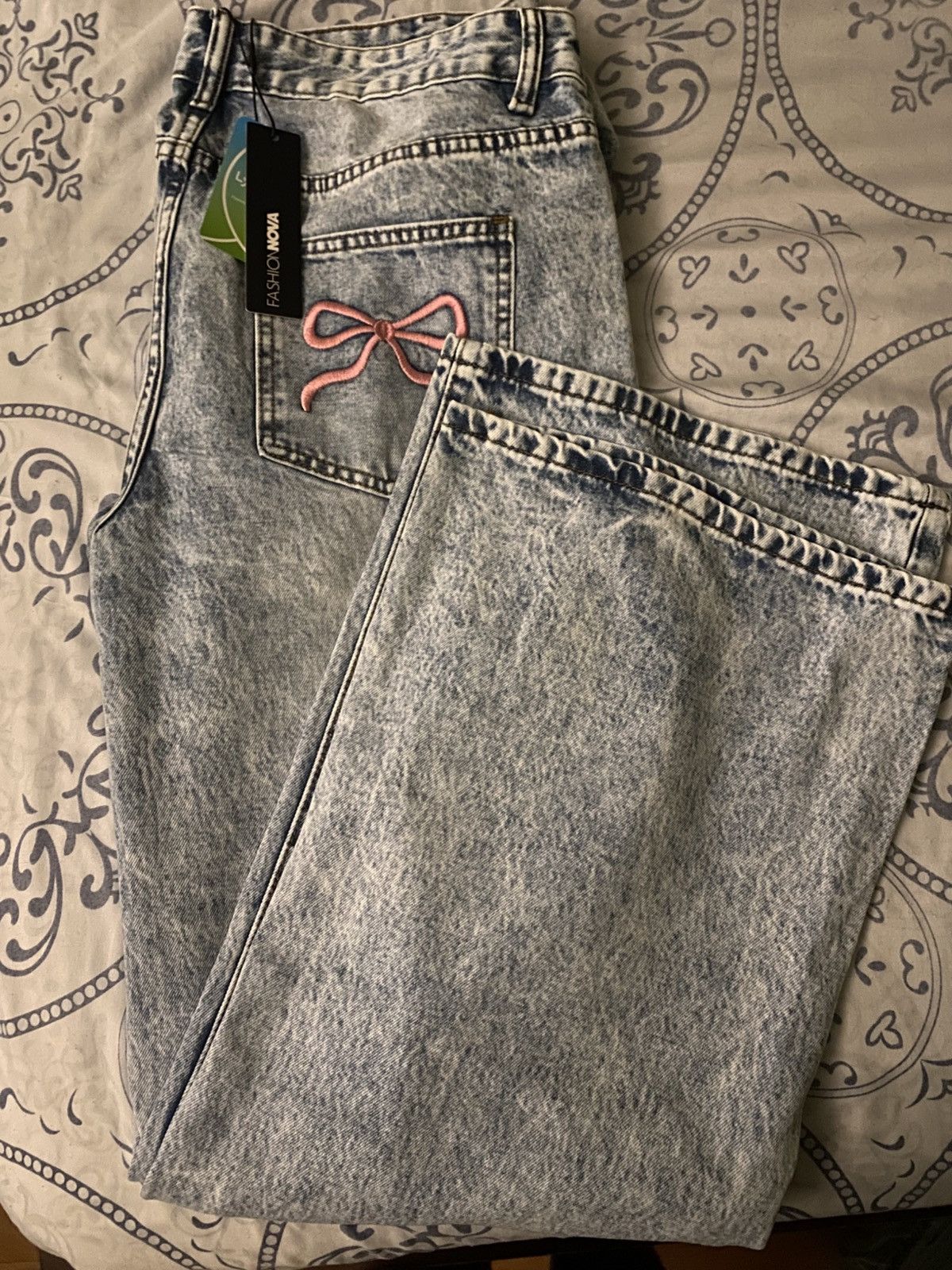 Fashion Nova Bow Cutie Embroidered Straight Leg Jeans - Light Wash Size 34" / US 12 / IT 48 - 1 Thumbnail