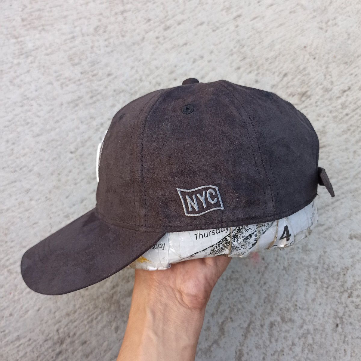 Honda × Japanese Brand × Rap Tees DJ Honda recording ny city. Material looks like suede Size 36 - 4 Thumbnail