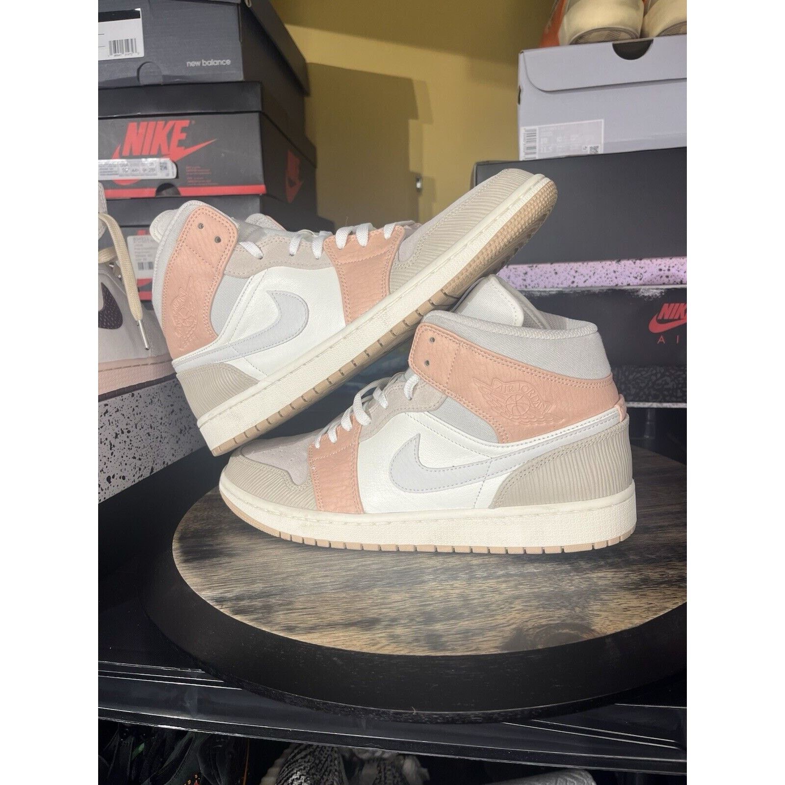 Jordan Brand Size 11 - Air Jordan 1 Mid Milan Size US 11 / EU 44 - 1 Thumbnail