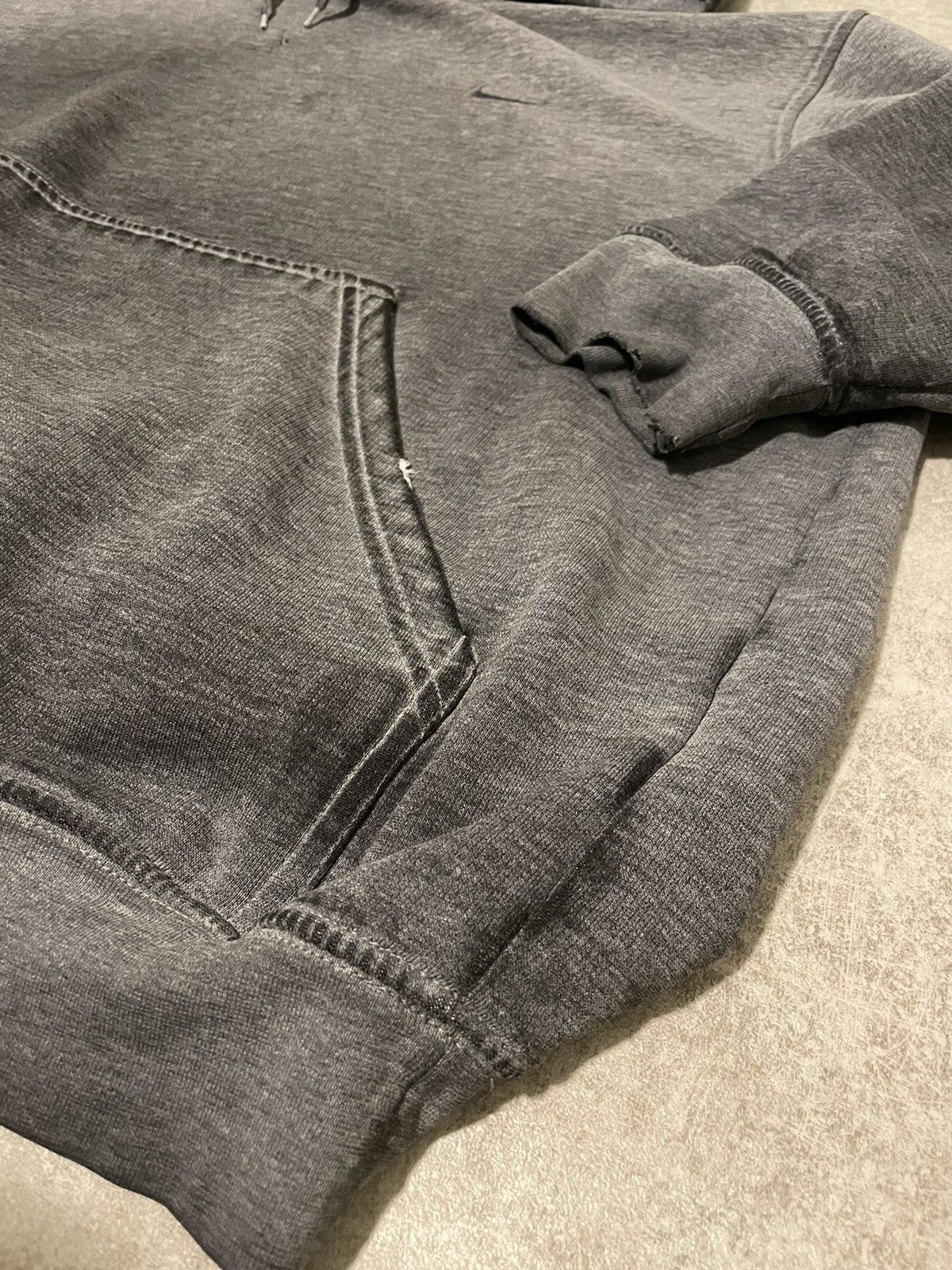 Nike Men’s Early 2000’s Nike “Faded Basic” Hoodie (Sz.M) Size US M / EU 48-50 / 2 - 5 Thumbnail