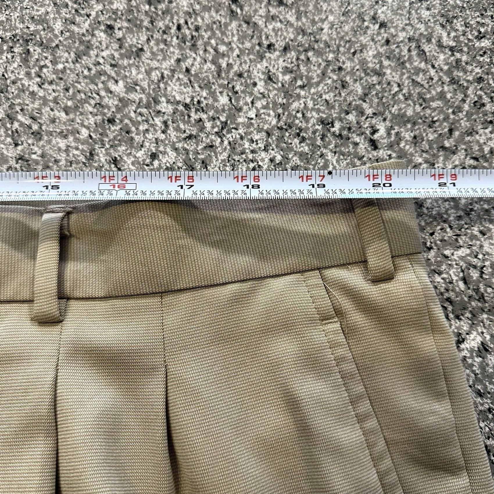 Vintage Greg Norman Mens 42 Beige Tan Pleated 9.5” Inseam Shorts Plaid Chino Casual Sports Pockets Bar 9 Inseam (No N/A) Size US 42 / EU 58 - 5 Thumbnail