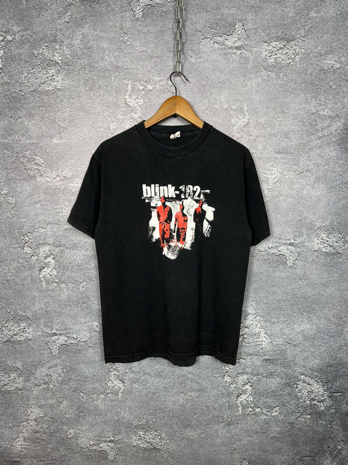 Band Tees Vintage 00s Blink 182 Sun Faded Band T-shirt Tee Size US M / EU 48-50 / 2 - 1 Thumbnail