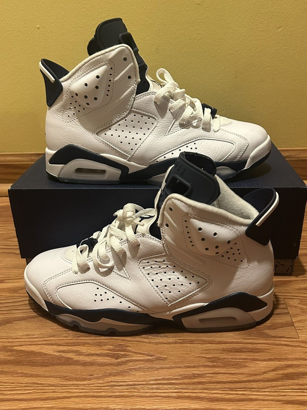 Jordan Brand Size 9 - Jordan 6 Midnight Navy CT8529-141 NEXT DAY SHIPPING Size US 9 / EU 42 - 1 Thumbnail