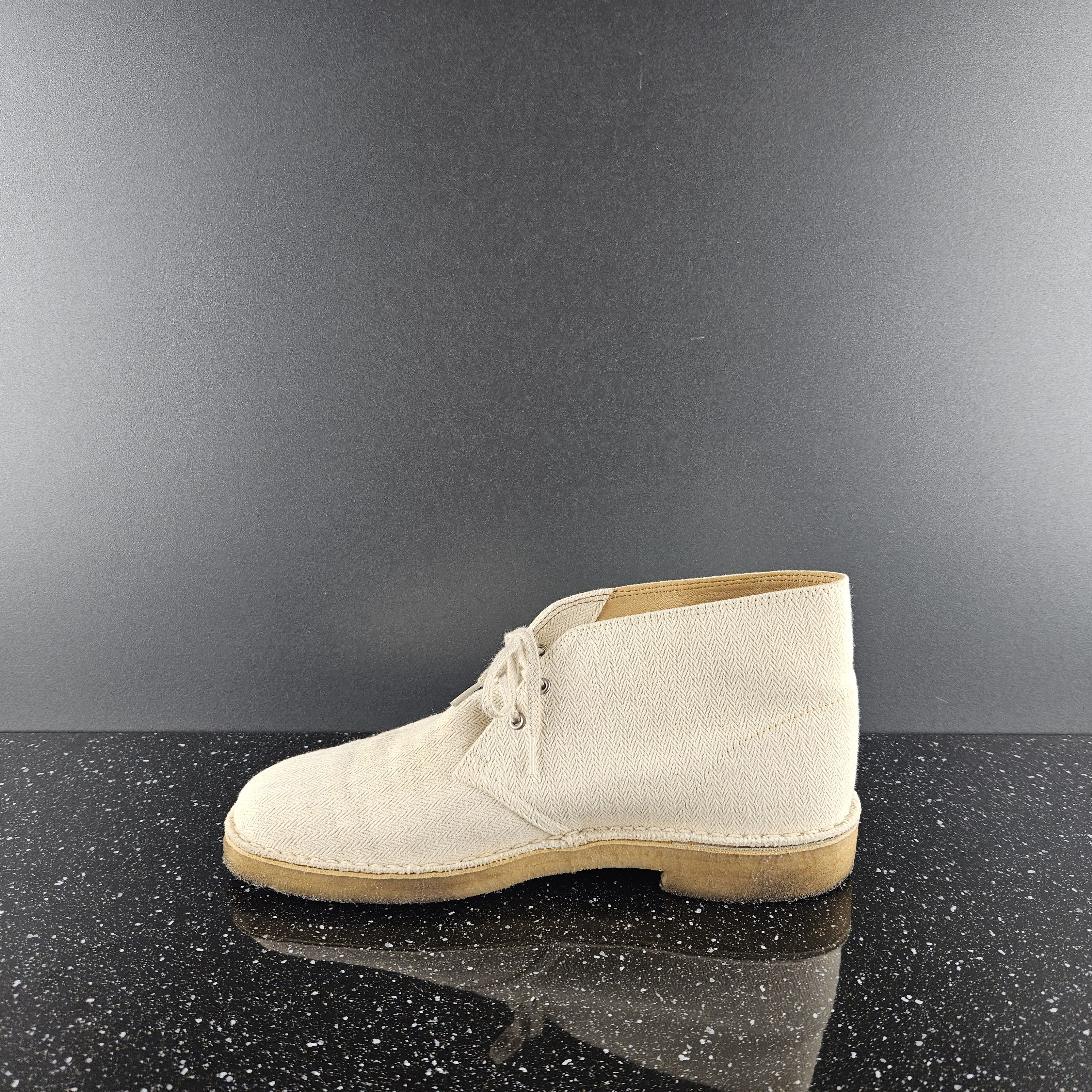 Clarks Clarks Originals Desert boots beige canvas Size US 9 / EU 42 - 2 Thumbnail