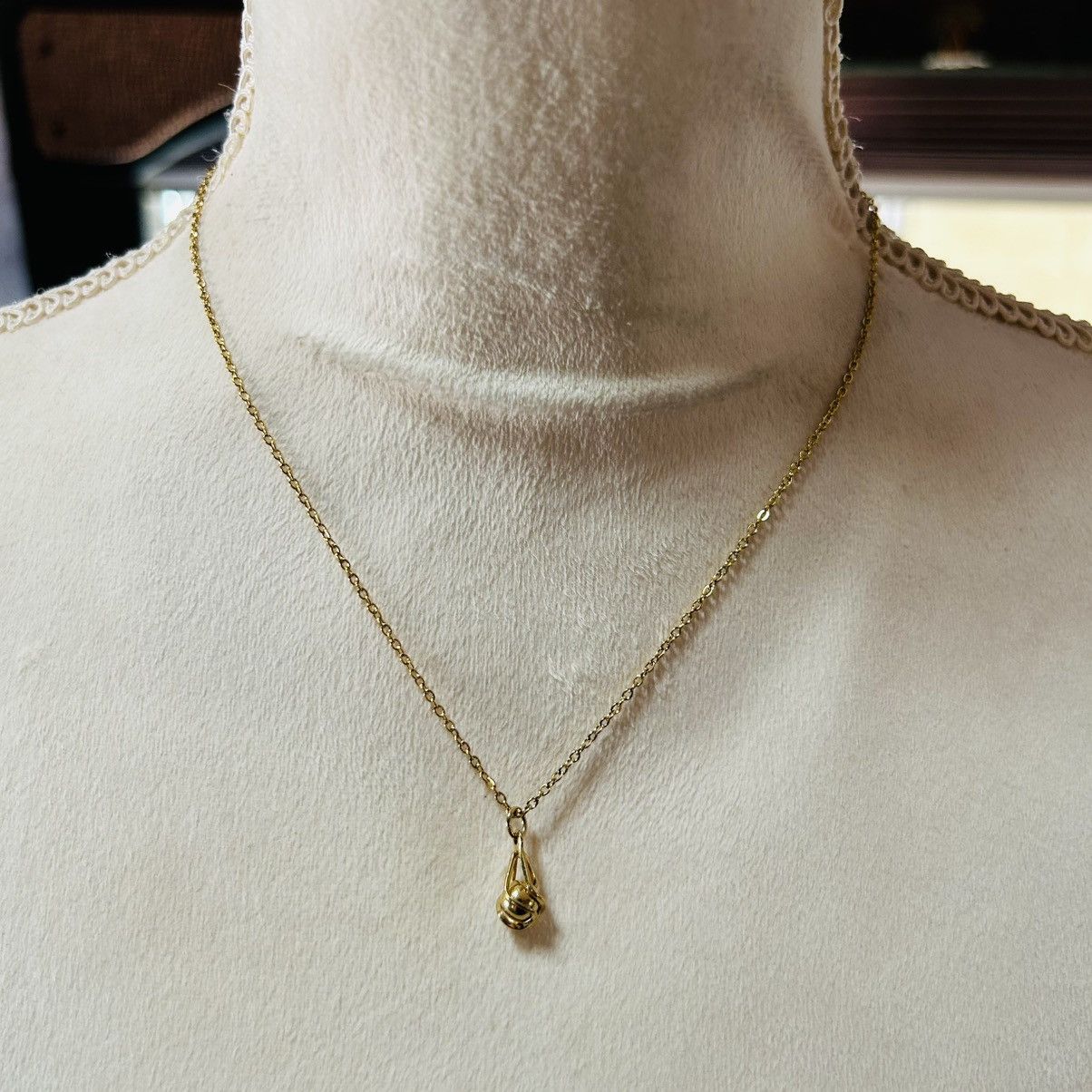 Vintage Vintage gold caged bead pendant on chain necklace Size ONE SIZE - 3 Thumbnail