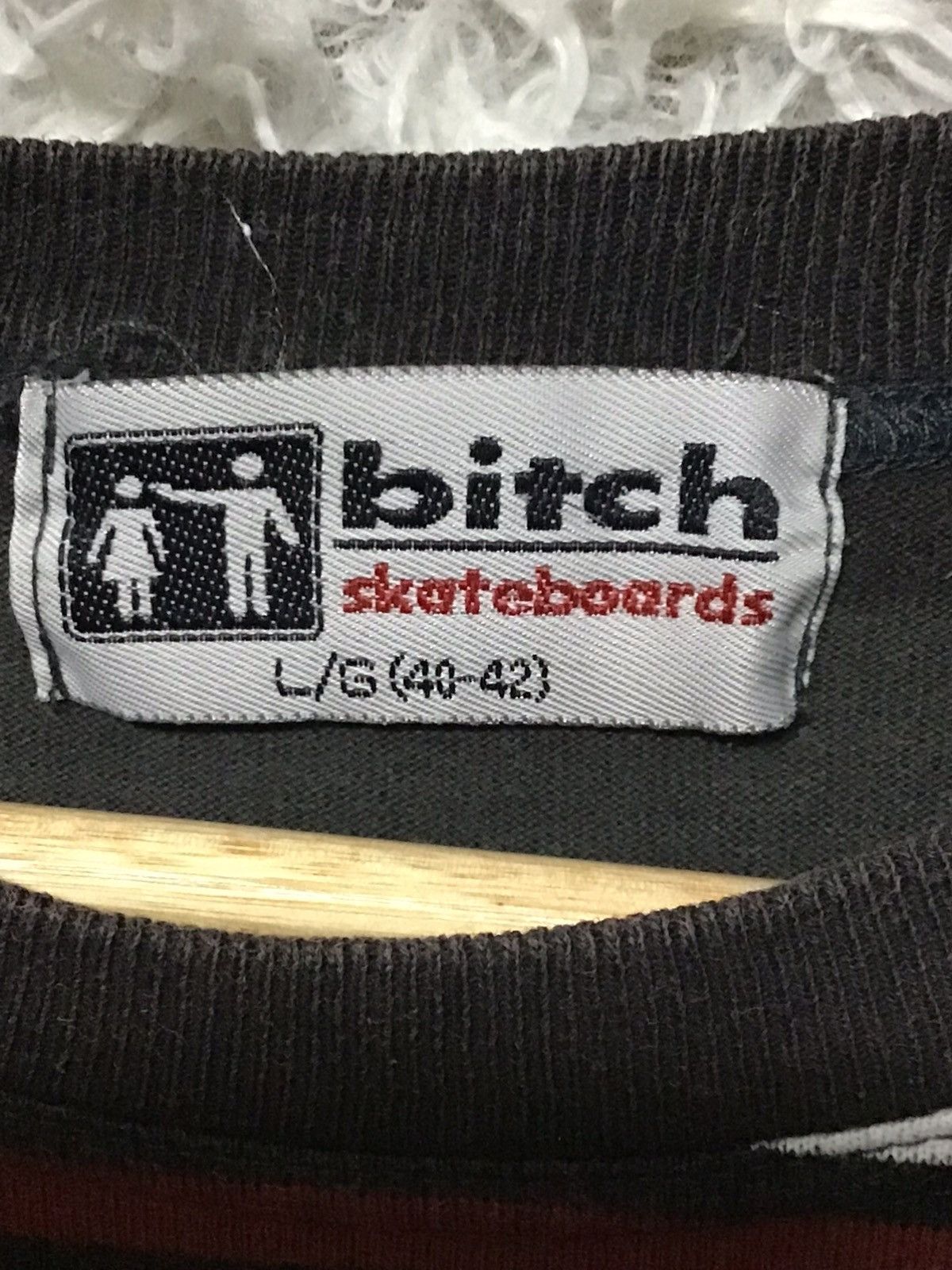 Other × Vintage Vintage bi*ch skateboarding stripe black red green white Size US M / EU 48-50 / 2 - 5 Thumbnail