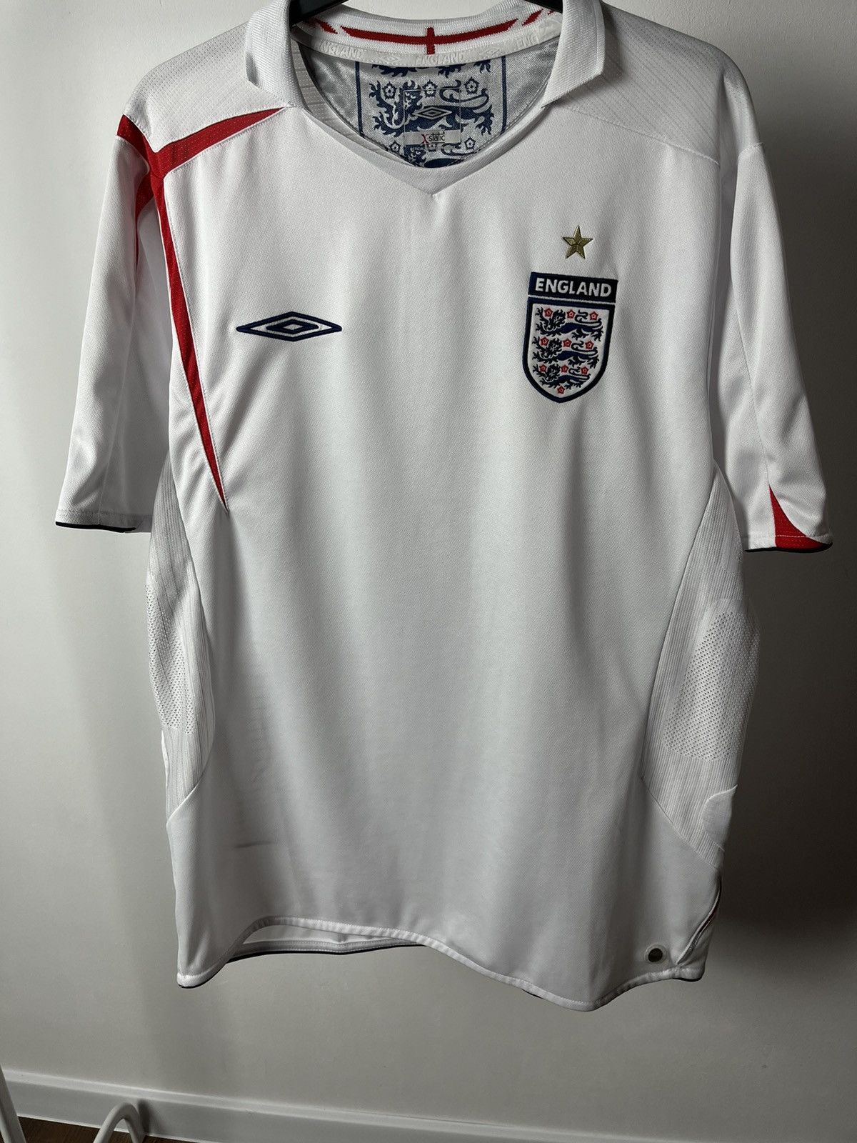 Umbro UMBRO ENGLAND 2005 2006 HOME FOOTBALL SOCCER JERSEY T SHIRT Size US L / EU 52-54 / 3 - 3 Thumbnail