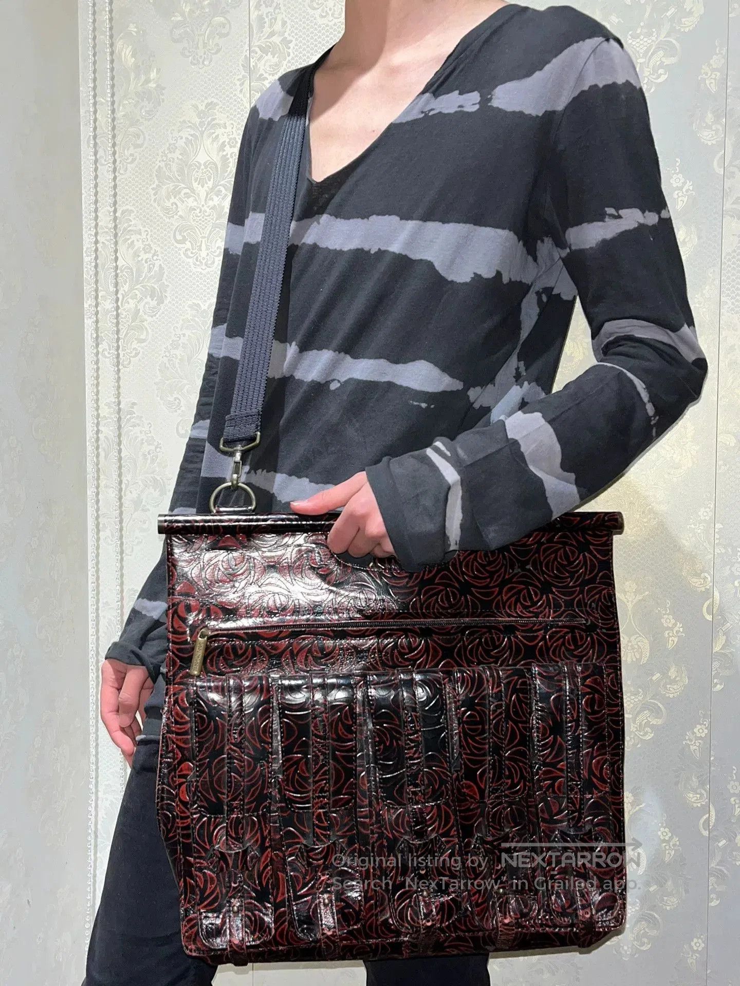 Beauty Beast beauty beast shoulder bag with intricate design. Size ONE SIZE - 2 Thumbnail