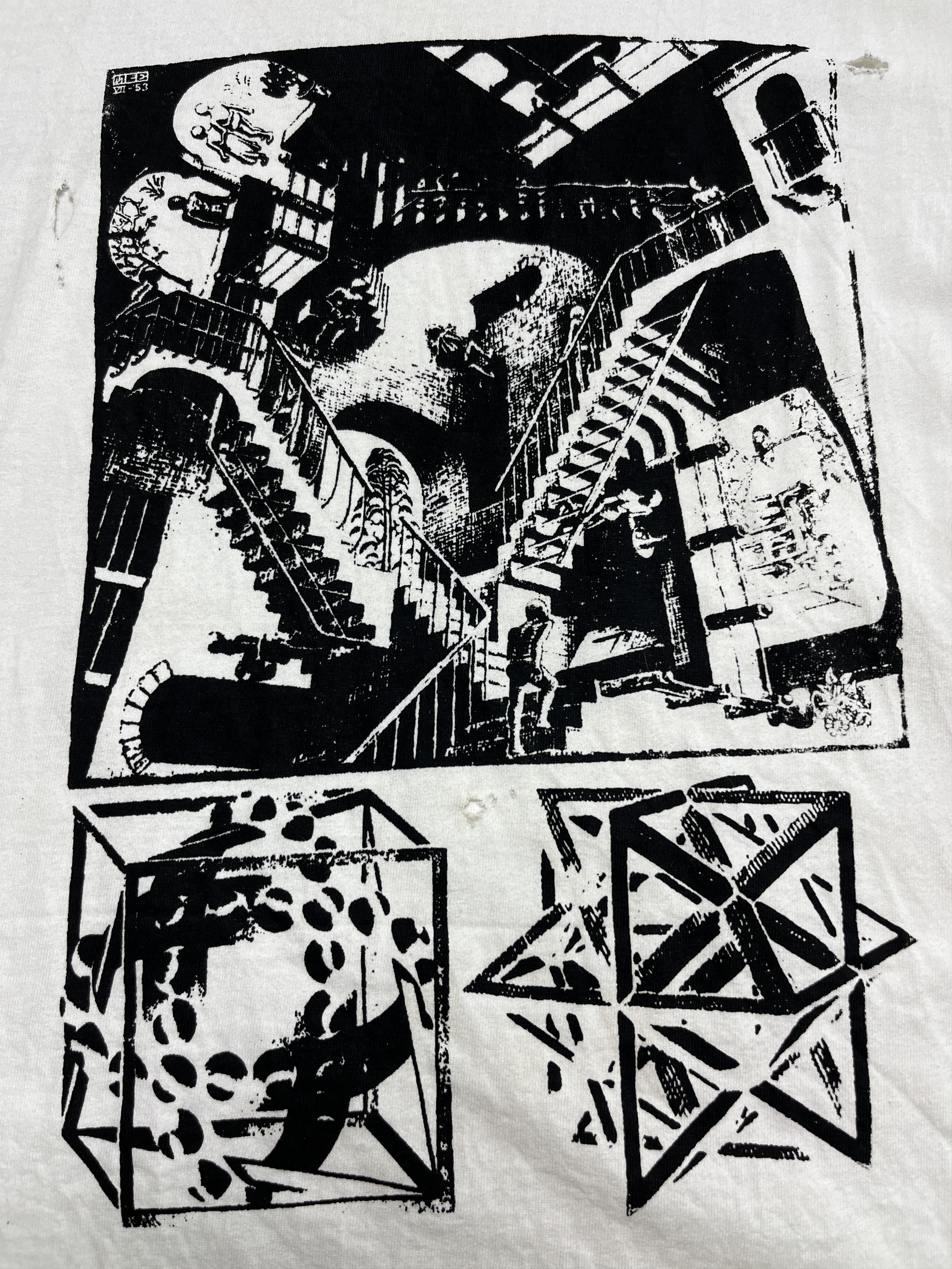 Vintage 1990s MC ESCHER "RELATIVITY & STARS" ART TEE - 838 Size US L / EU 52-54 / 3 - 3 Thumbnail