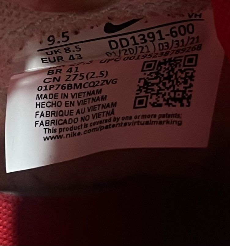 Nike Nike Dunk Low Championship Red 2021 Size US 9 / EU 42 - 9 Thumbnail