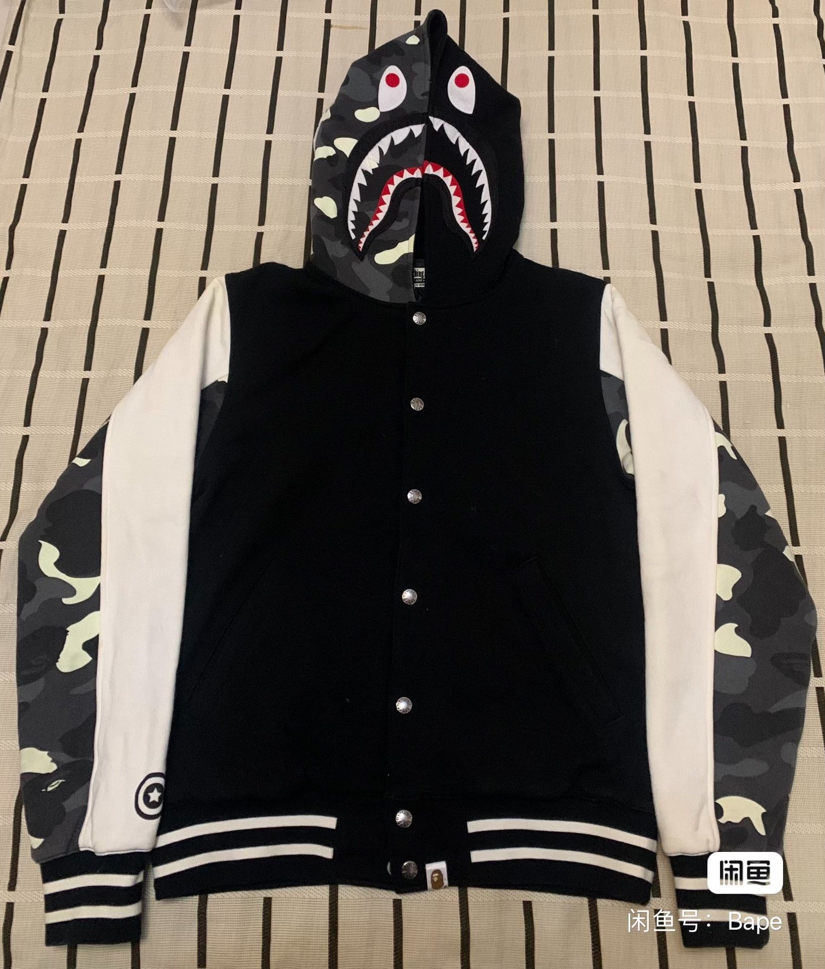 Bape Bape Shark Camo Heavy Coat M Men Size US M / EU 48-50 / 2 - 1 Thumbnail