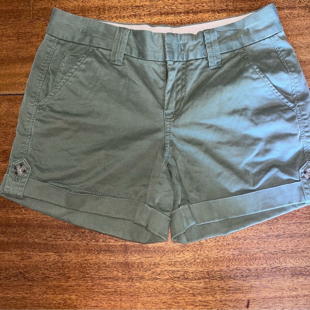 Banana Republic Banana Republic's Army Green Weekend Shorts Size 26" / US 2 / IT 38 - 1 Thumbnail