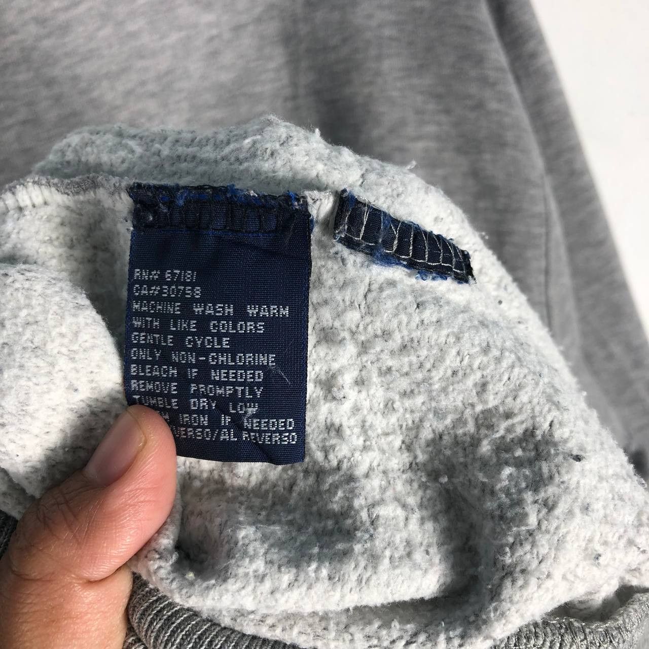 Tommy Hilfiger Vintage Tommy Hilfiger Sweatshirt Size US M / EU 48-50 / 2 - 13 Thumbnail