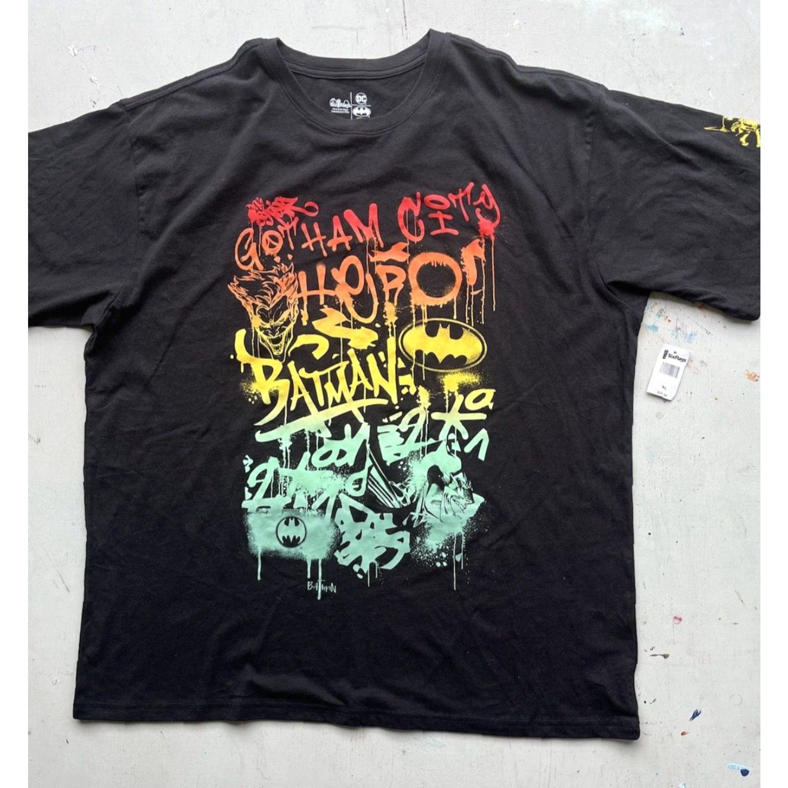 DC Comics Six Flags x DC Comics T-Shirt Men’s Black Batman Graffiti XL Gotham Bale Joker Shirt Size US XL / EU 56 / 4 - 5 Thumbnail