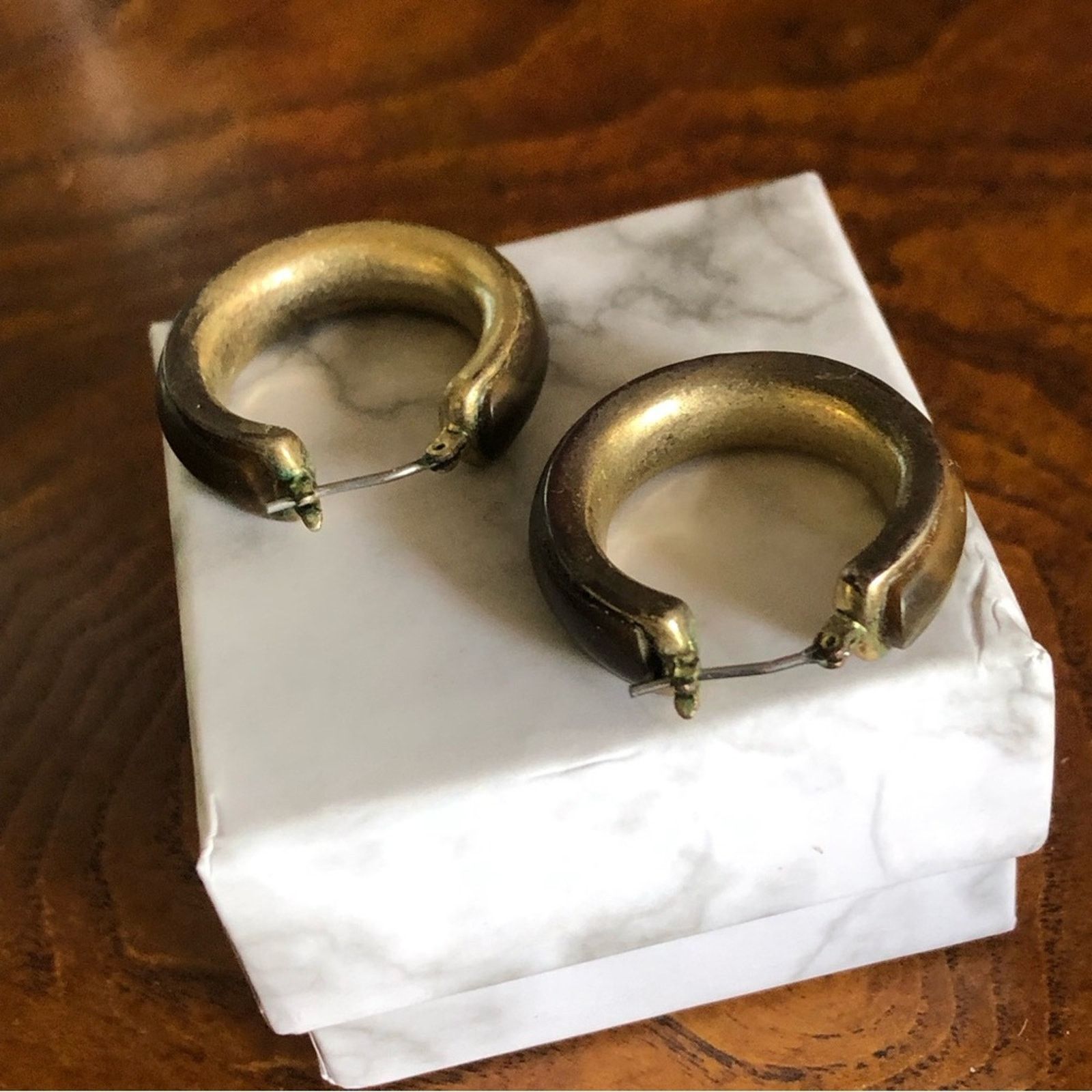 Jewelry Vintage Liz Claiborne simulated tiger eye hoop earrings Size ONE SIZE - 2 Thumbnail