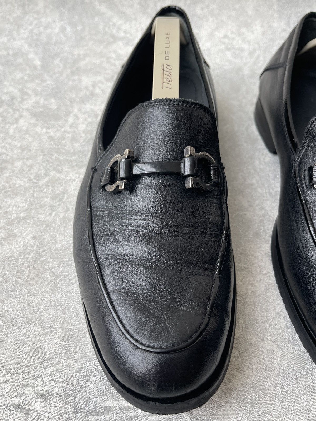 Salvatore Ferragamo Salvatore Ferragamo Gancini Leather Loafers Unisex Size US 9 / IT 39 - 15 Thumbnail