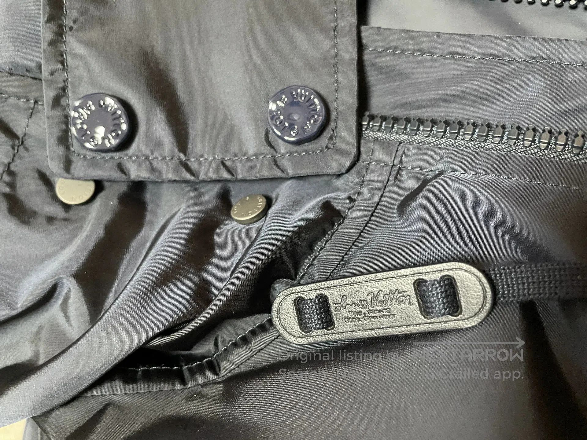 Louis Vuitton louis vuitton waterproof outdoor jacket in navy. Size US L / EU 52-54 / 3 - 4 Thumbnail