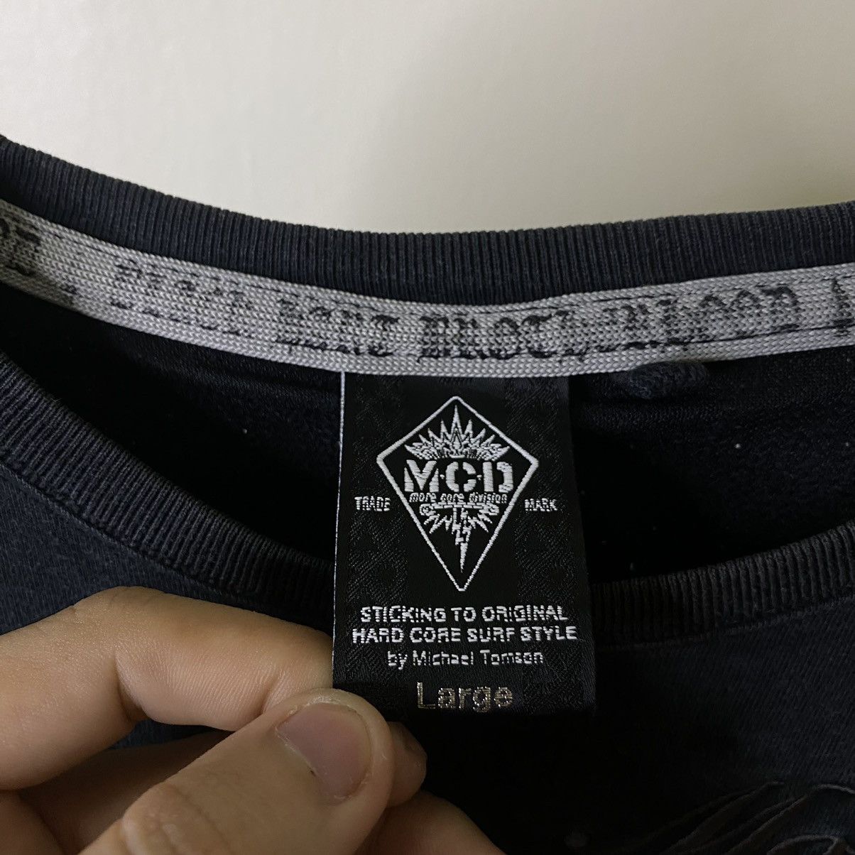 Affliction × Vintage Y2K MCD Surf by Michael Tomson Embroidered Affliction Design Size US M / EU 48-50 / 2 - 3 Thumbnail