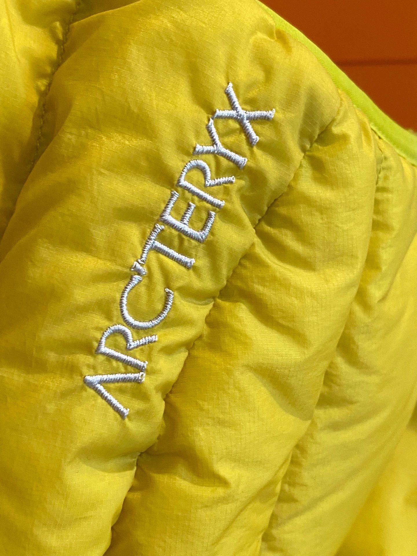 Arc'teryx Arcteryx Classic Puffer Jacket M Slim White-Flattering Size M / US 6-8 / IT 42-44 - 7 Thumbnail