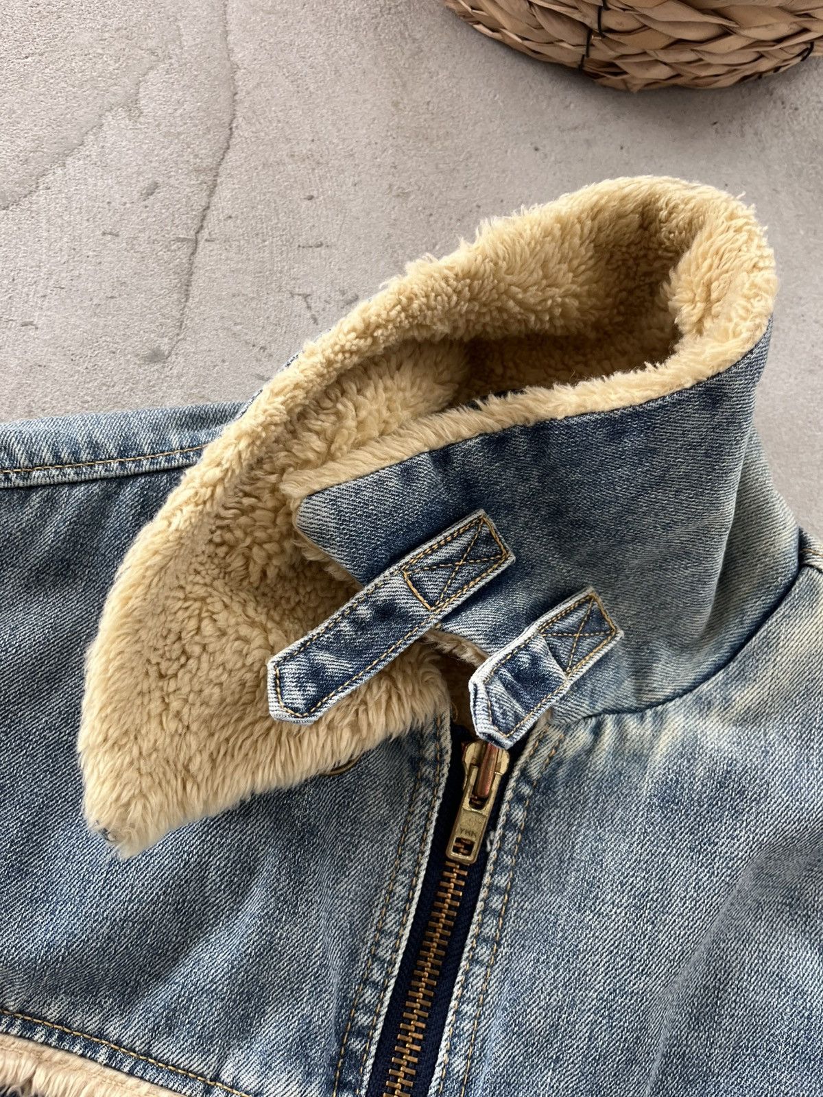 Levi's Vintage Levis Washed Denim Sherpa Bomber Jacket Avantgarde Size L / US 10 / IT 46 - 13 Thumbnail