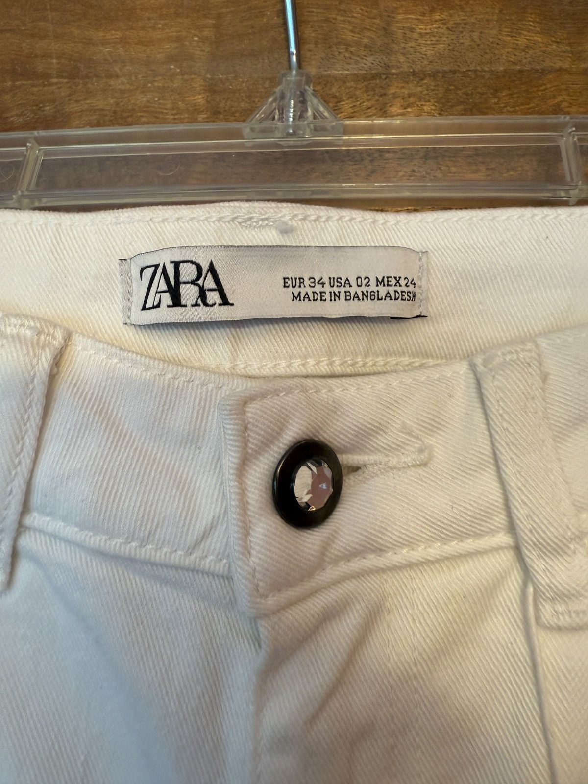 Zara Zara Women’s White Mid Rise Skinny Distressed Jean USA 2-34 Size 26" / US 2 / IT 38 - 2 Thumbnail