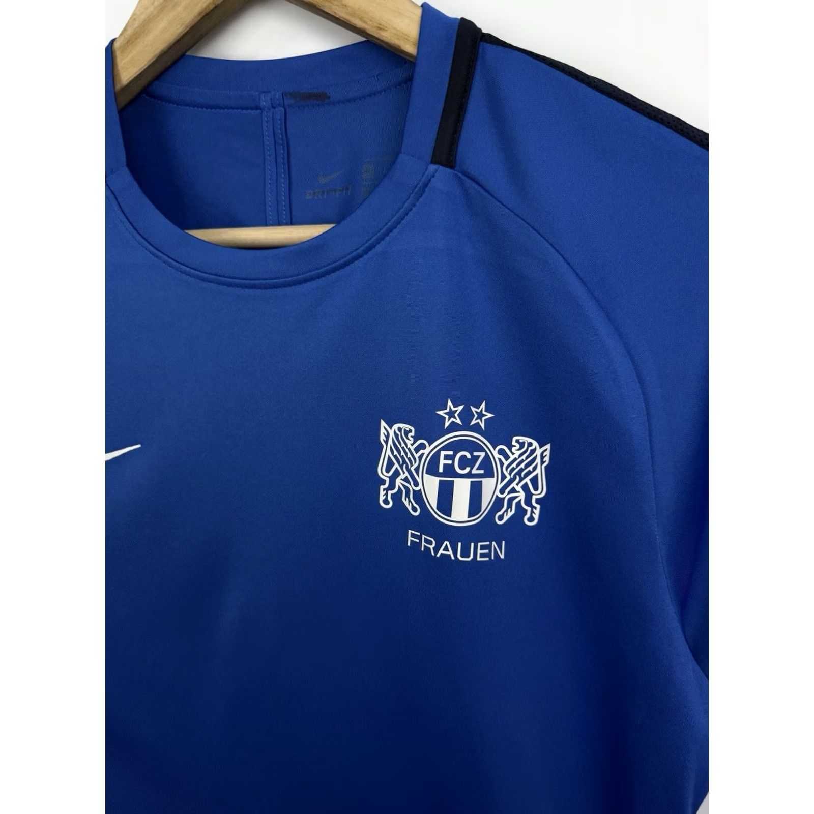Nike Nike FCZ Zurich Switzerland Suisse Swiss Soccer T-Shirt M Blue Mens Size US M / EU 48-50 / 2 - 4 Thumbnail