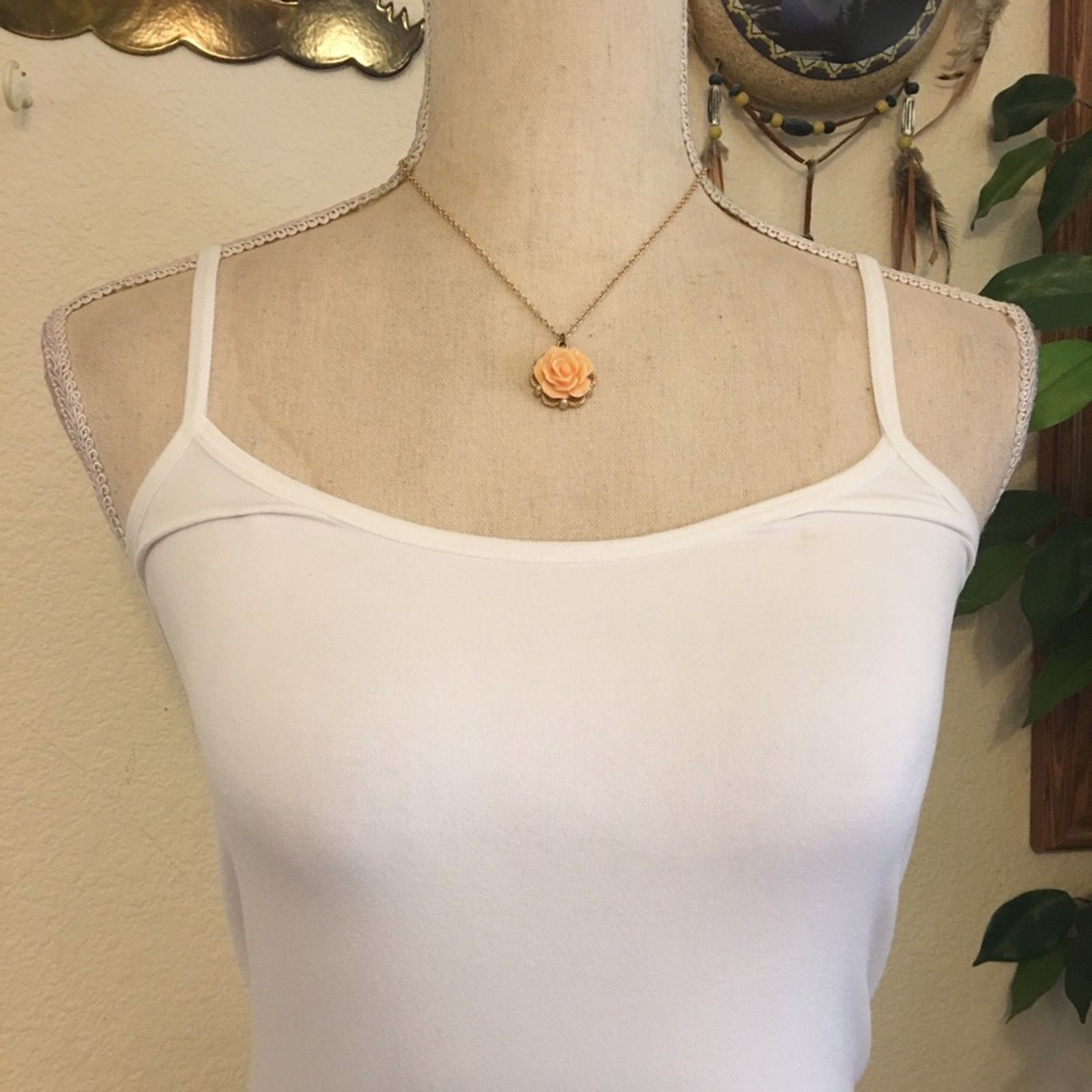 Jewelry Victorian style resin peach rose pendant necklace Size ONE SIZE - 3 Thumbnail