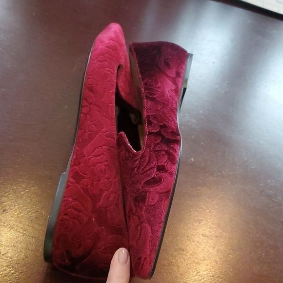 Anthropologie Anthropologie Marroon Velvet Design Slipon Sz 9 Loafers Shoe Size US 9 / IT 39 - 4 Thumbnail