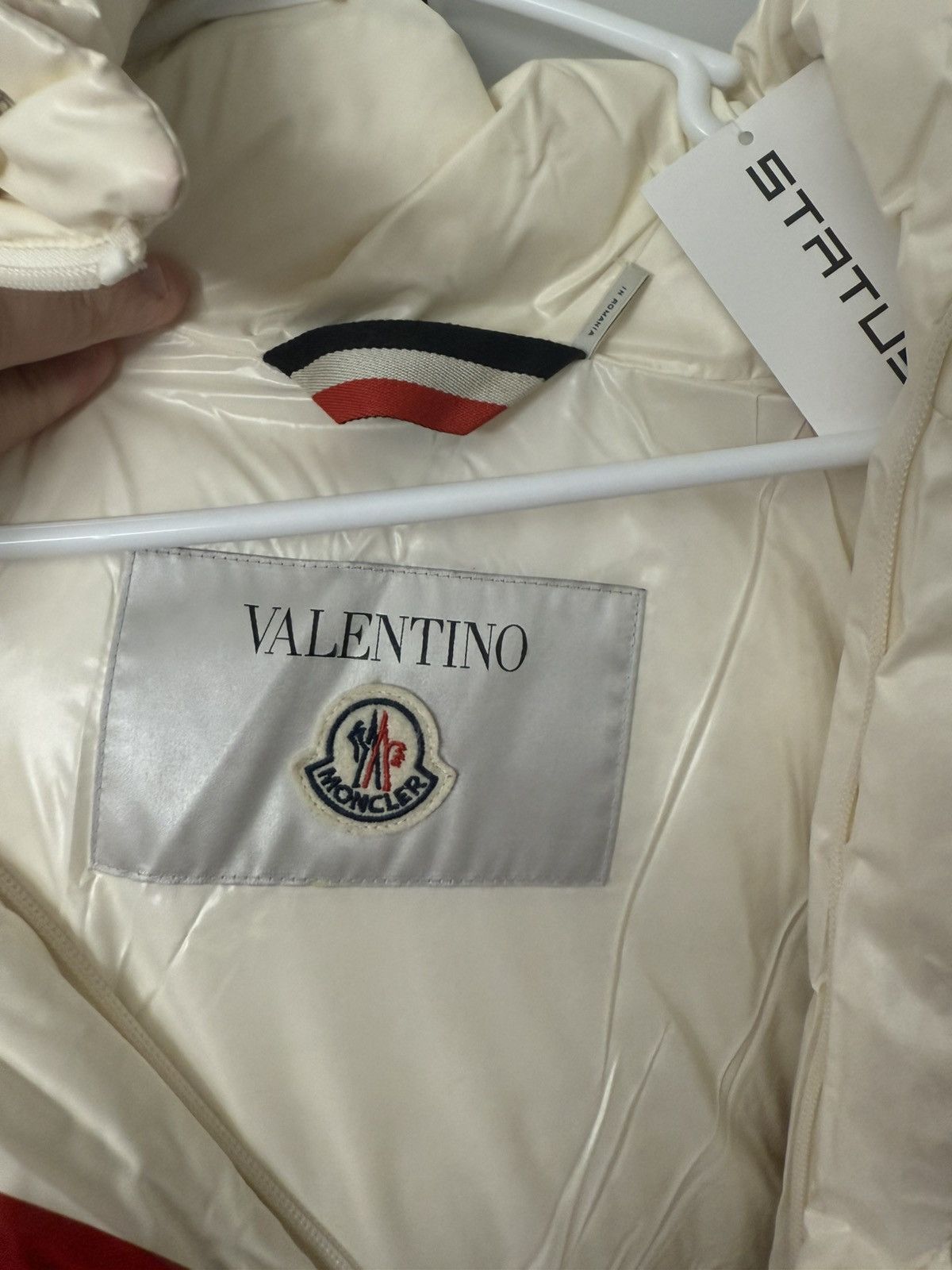 Moncler × Valentino White / Red Moncler X Valentino Coat size 52 (L/XL MENS) Size US L / EU 52-54 / 3 - 12 Thumbnail