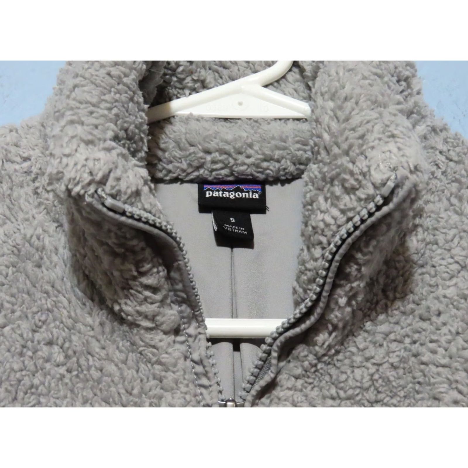 Patagonia Patagonia Vest Women S Gray Sherpa Fleece Full Zip Outdoor Mid-Length Sleeveless Casual Winter Fall Spring Durable Regular Size S / US 4 / IT 40 - 4 Thumbnail