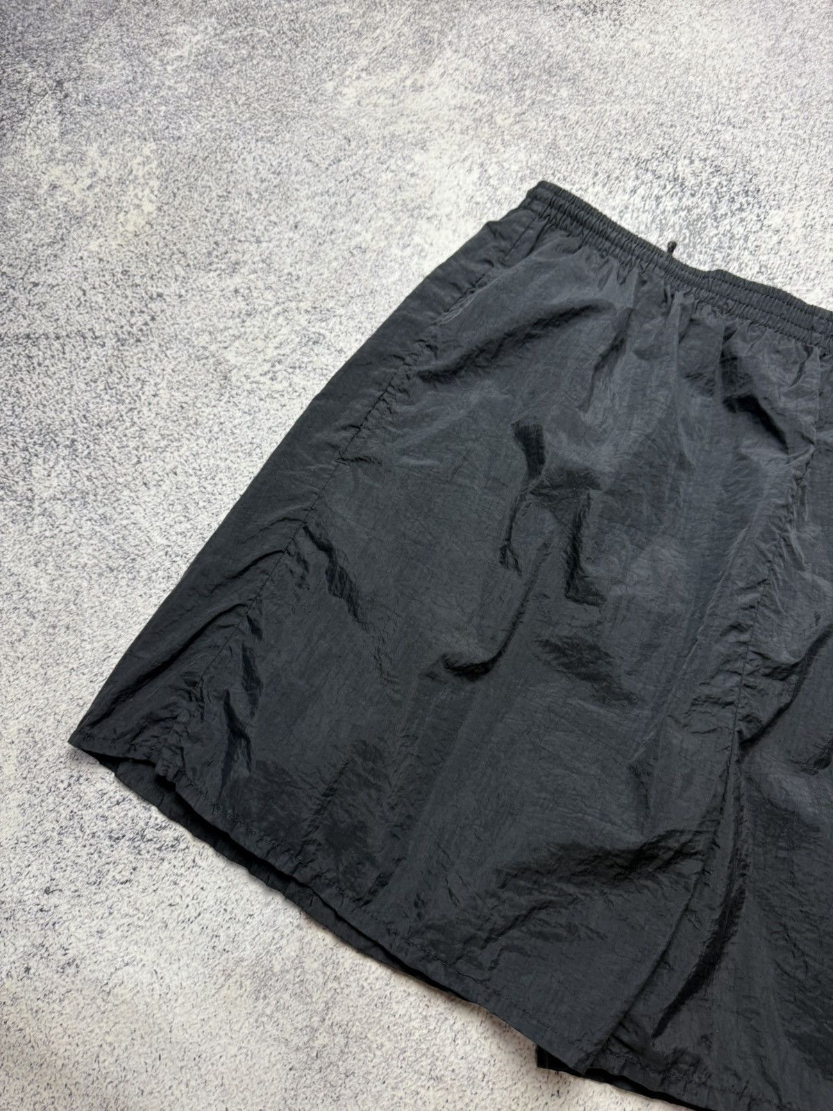 Nike Vintage Nike Nylon Shorts Y2K Size US 34 / EU 50 - 3 Thumbnail