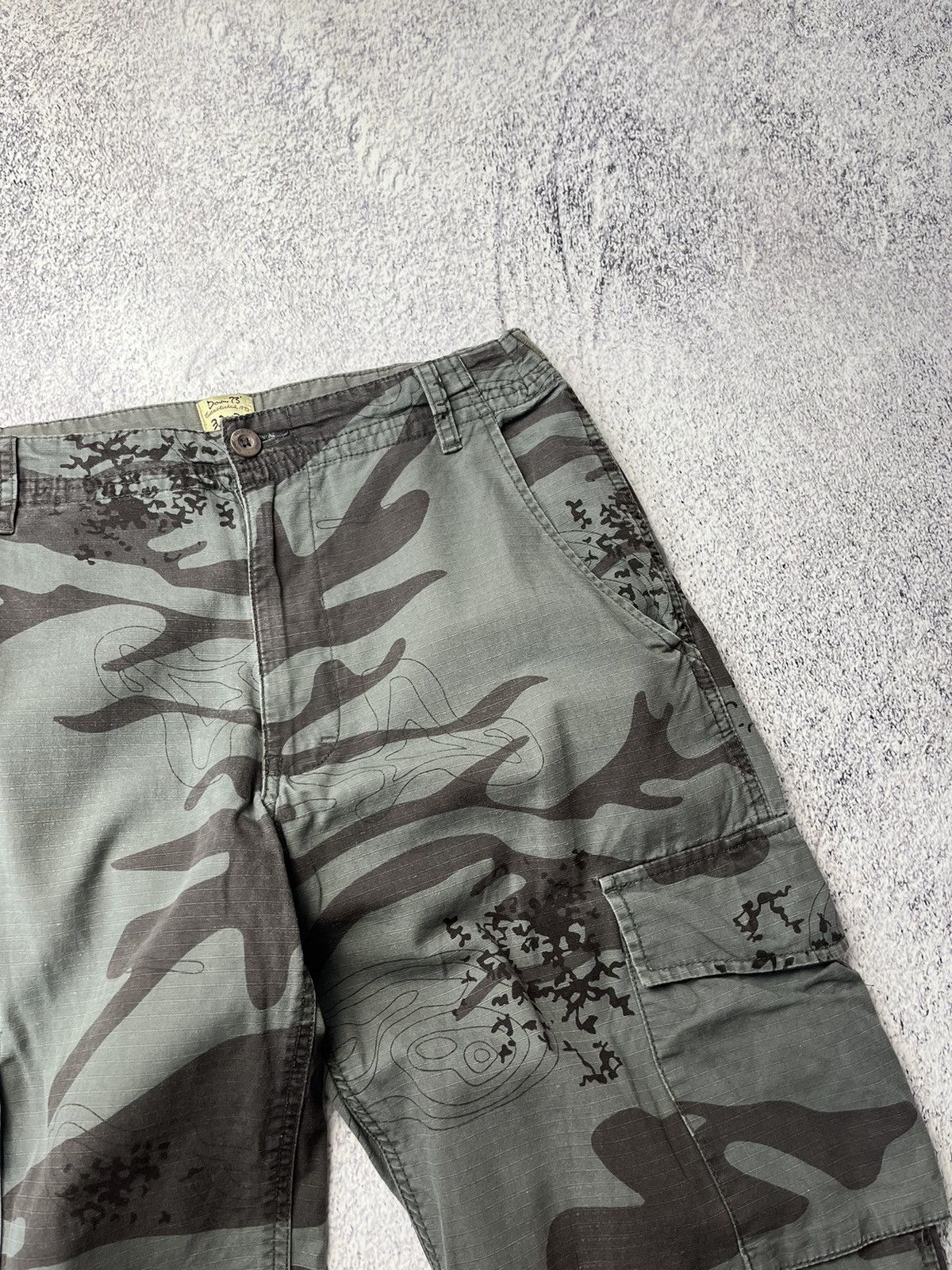 Japanese Brand RARE VINTAGE FADED STREETWEAR CAMO CARGO PANTS Y2K Size US 32 / EU 48 - 6 Thumbnail