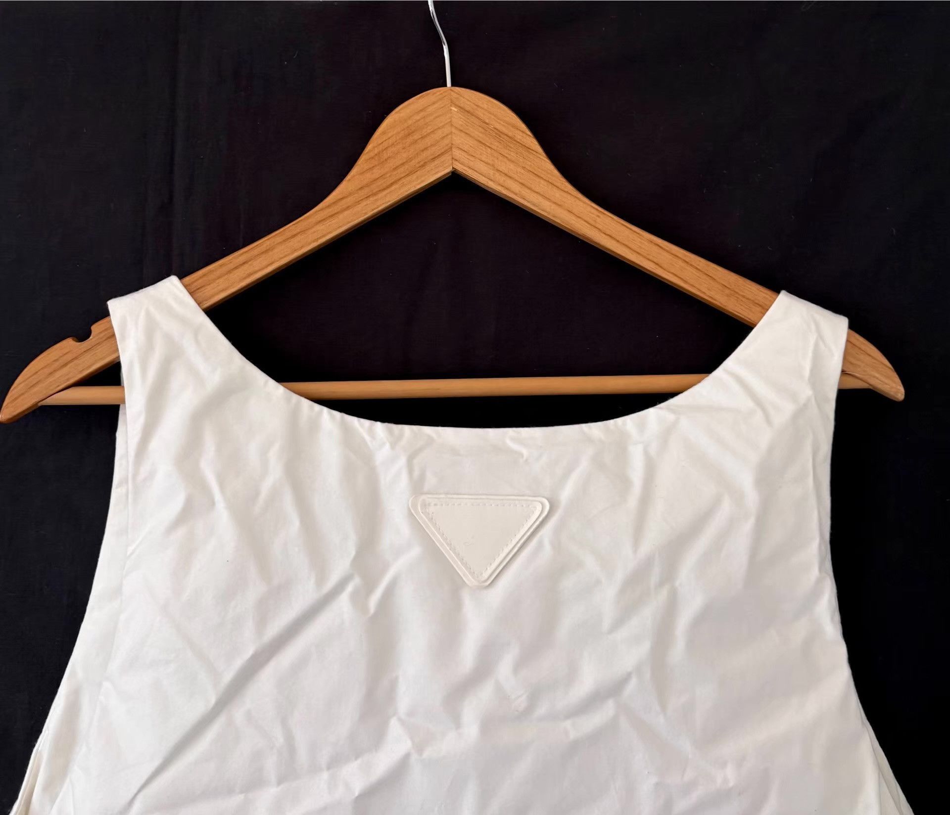 Prada White Sleeveless Tank Top Size US L / EU 52-54 / 3 - 5 Thumbnail