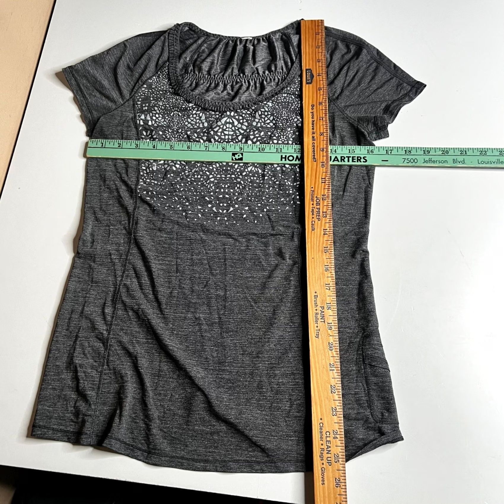 Lululemon Lululemon Run Dash Tee Gray Heathered Short Sleeve Running Shirt Women Size 4 Size S / US 4 / IT 40 - 2 Thumbnail