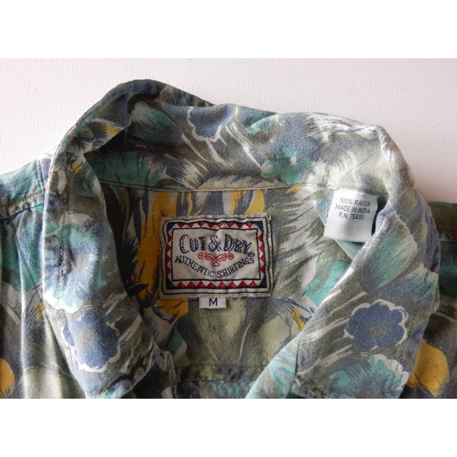 Vintage VINTAGE Cut & Dry Men's Rayon Short Sleeve Button-Up Shirt Size M Blue Floral 80s Size US M / EU 48-50 / 2 - 3 Thumbnail