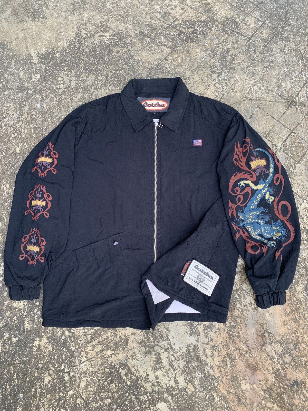 Gotcha × Vintage 1990s Gotcha Surf USA Dragon Graphic Sleeve Nylon Jacket Size US XL / EU 56 / 4 - 1 Thumbnail