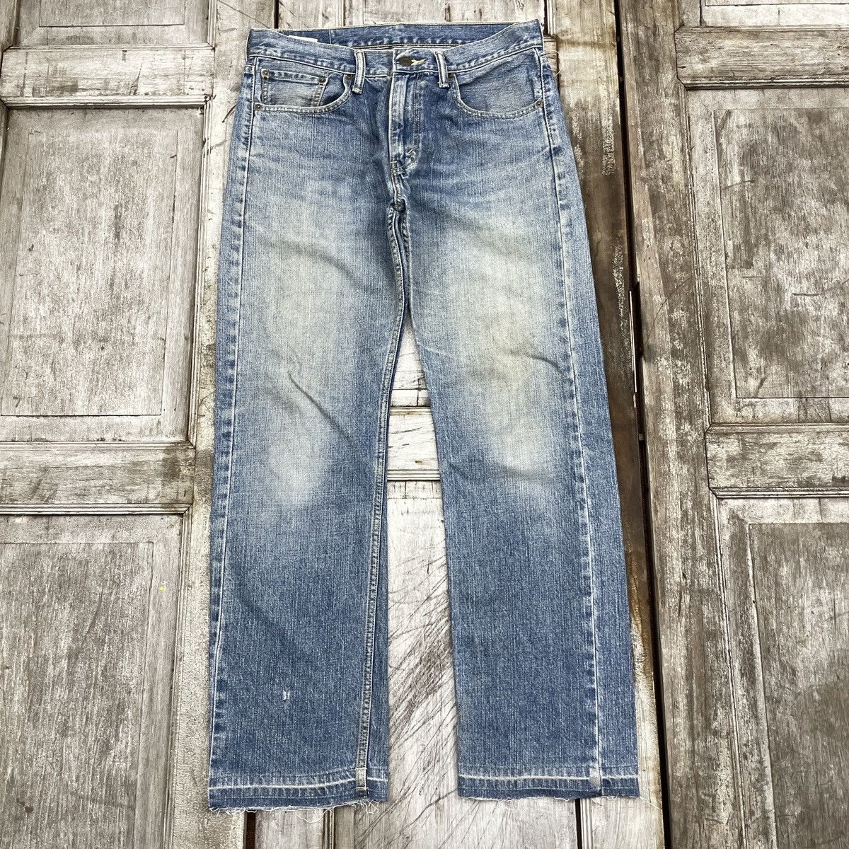 Levi's Vintage Levis 505 Distressed Blue Light Wash wc 368 Size US 32 / EU 48 - 1 Thumbnail