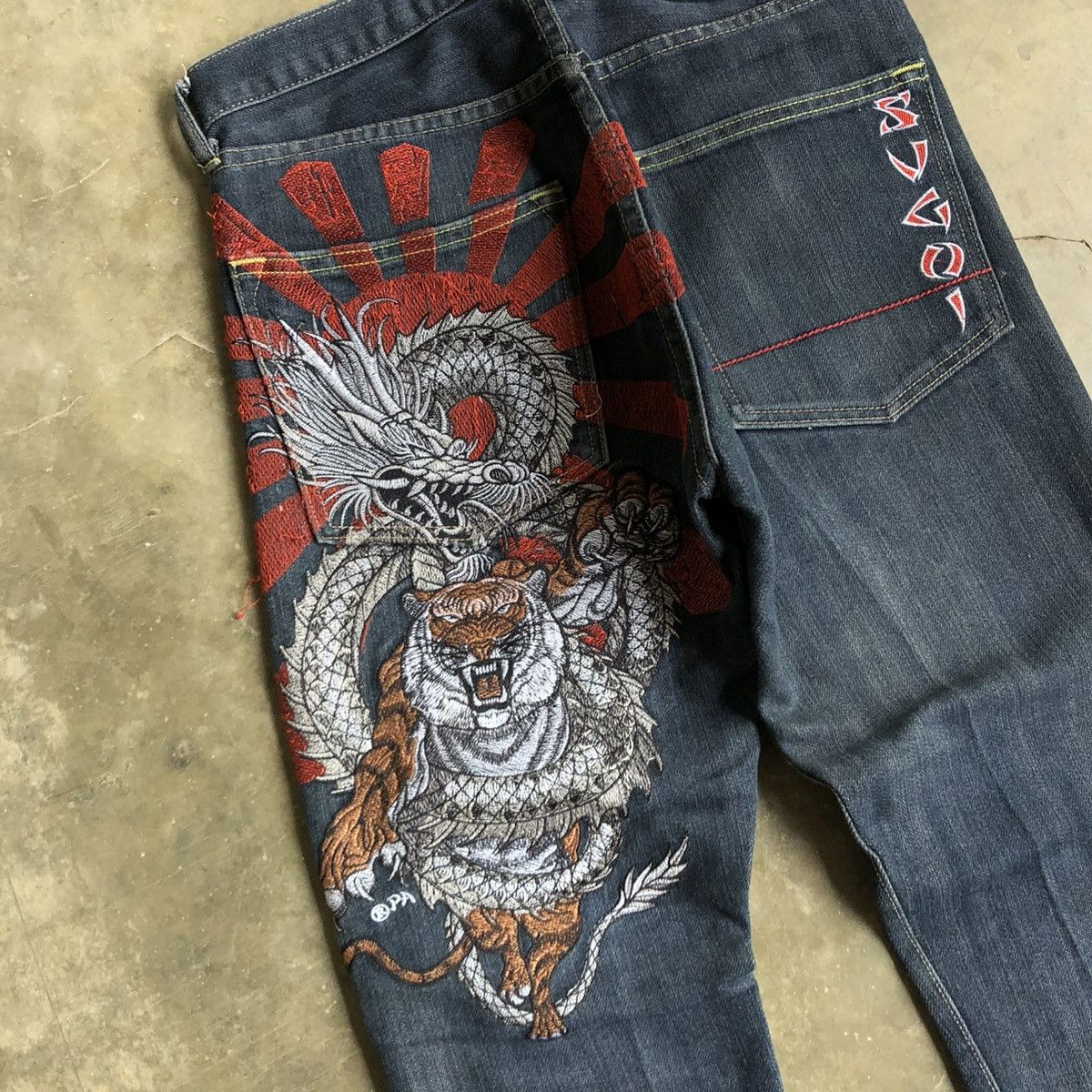 Karakuri Tamashii 2000s Sugoi Tatto Embroidery Dragon Tiger Denim Jeans Size US 29 - 4 Thumbnail